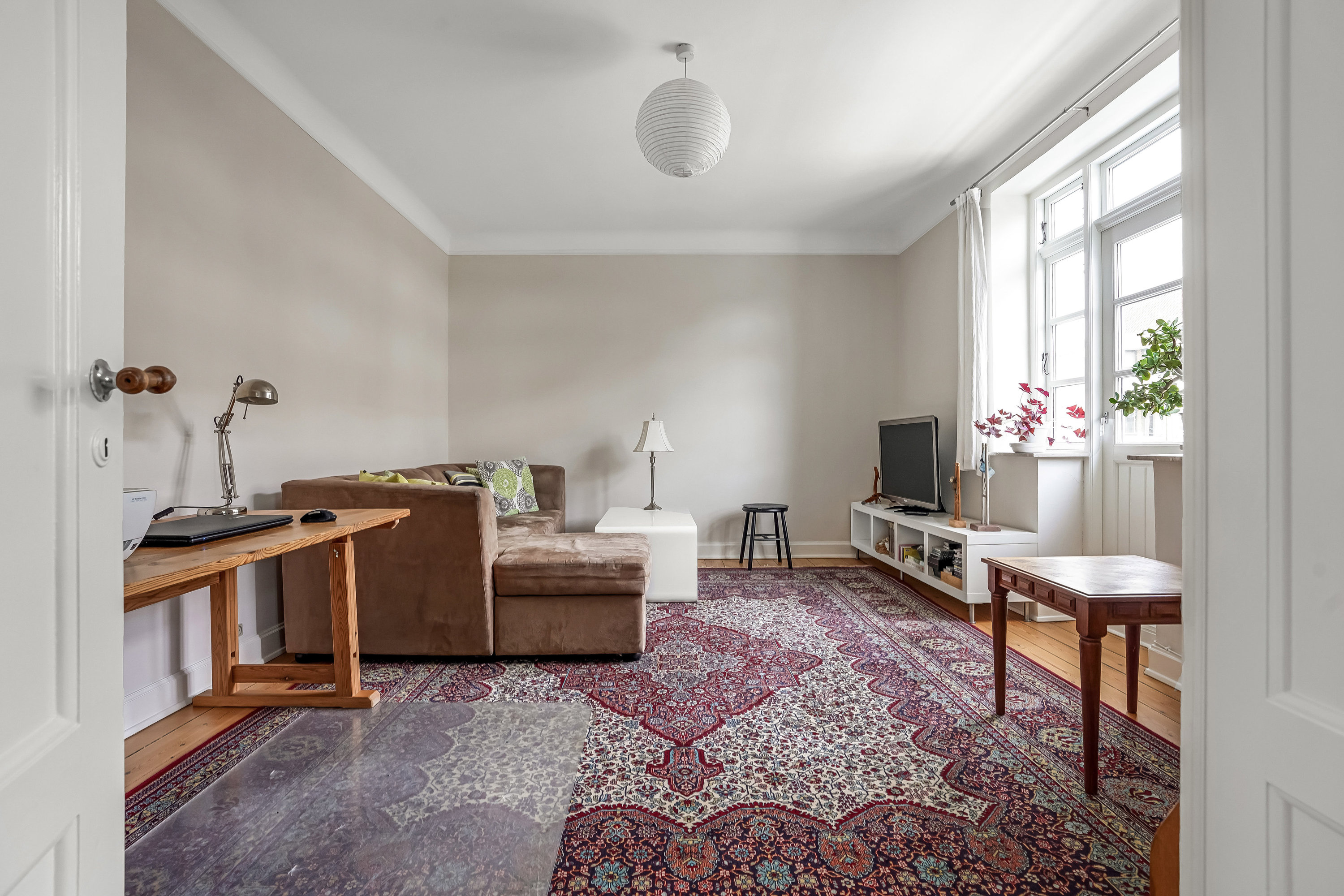 Fremhævet stue billede i fuldskærmstilstand. Billede af Teisensvej 1, 5000 Odense C