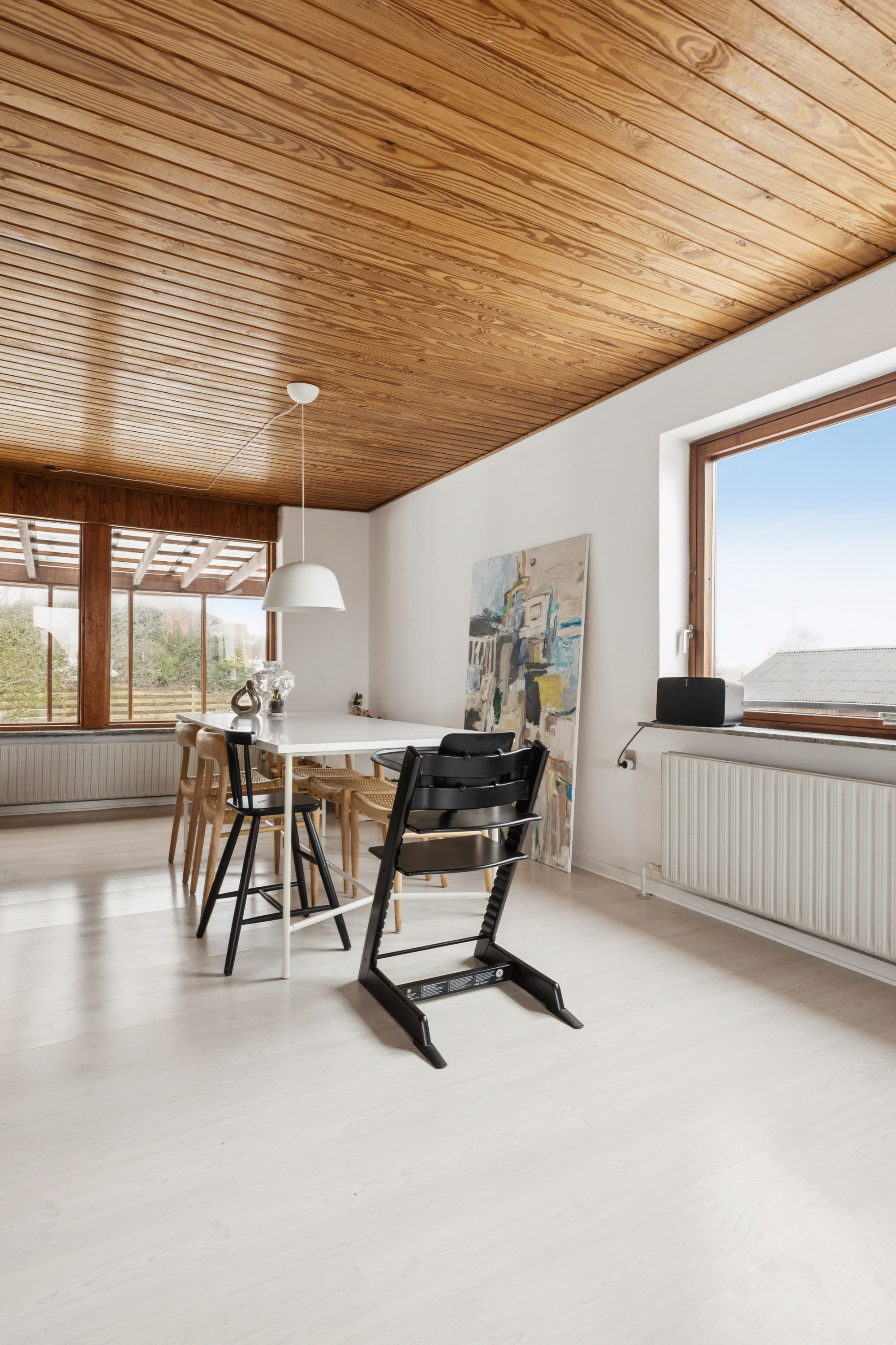 Fremhævet stue billede i fuldskærmstilstand. Billede af Moesbakken 4, 8410 Rønde