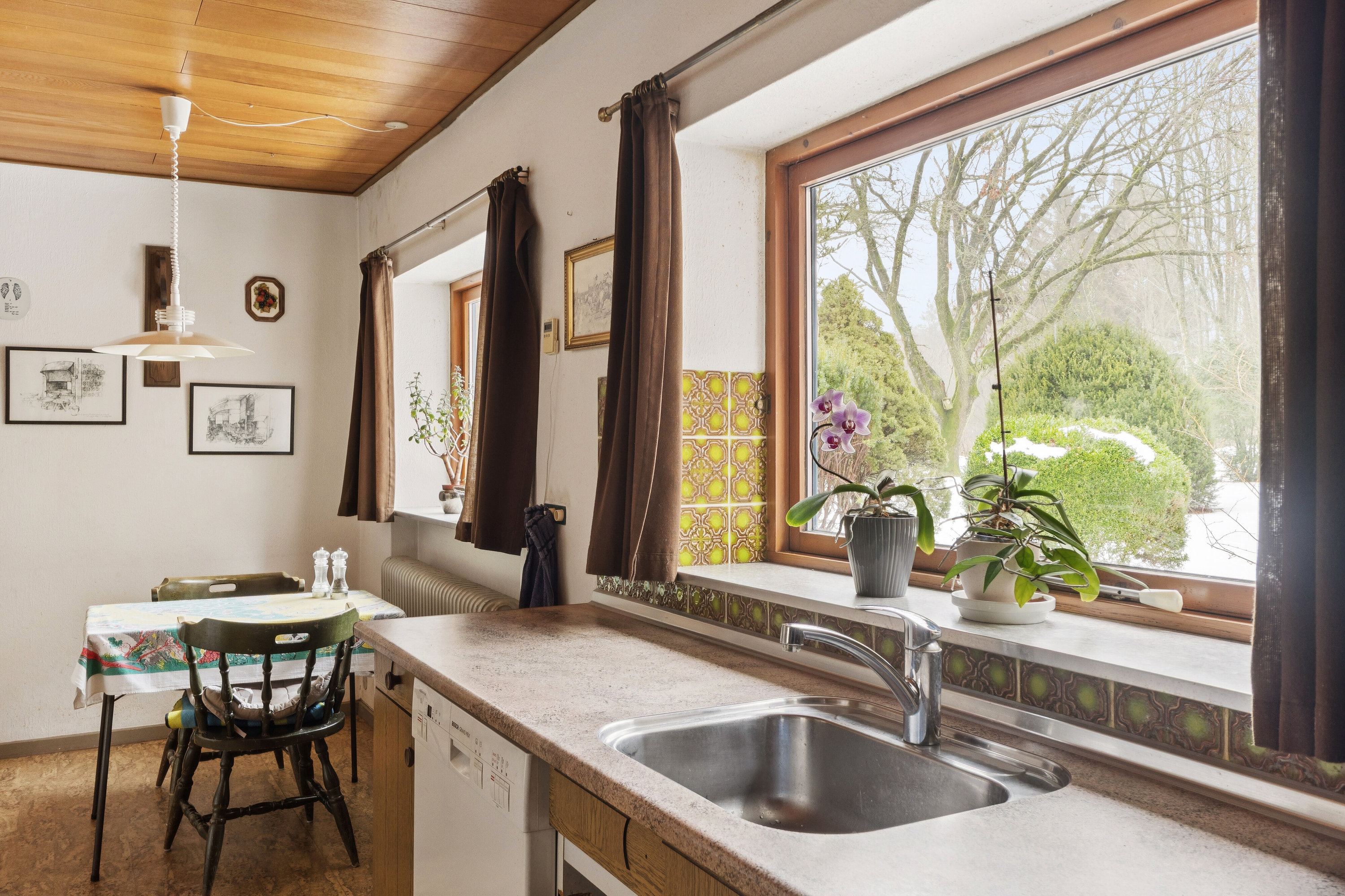 Fremhævet køkken billede i fuldskærmstilstand. Billede af Bøgholtvej 3, Sønderskov, 9800 Hjørring