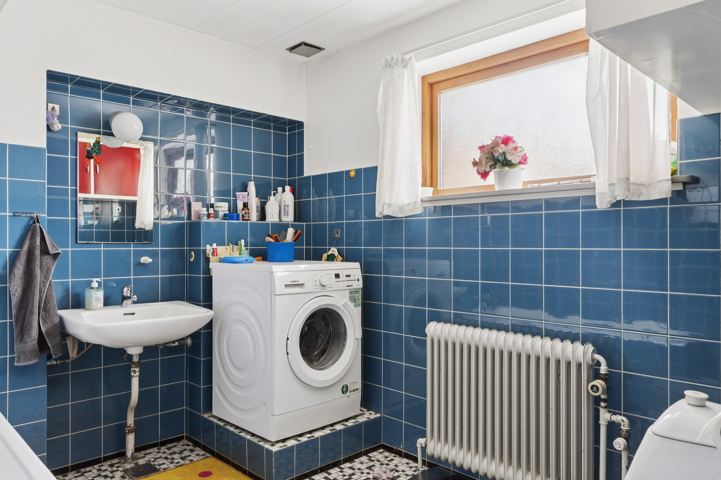 Fremhævet badeværelse billede i fuldskærmstilstand. Billede af Bøgholtvej 3, Sønderskov, 9800 Hjørring