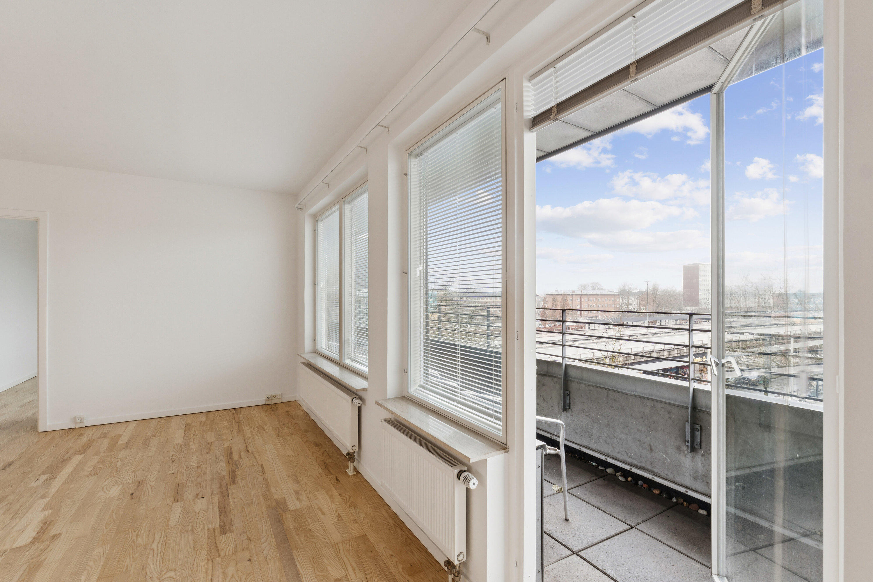 Fremhævet soveværelse billede i fuldskærmstilstand. Billede af Jernbanepladsen 1, 2. g., 2800 Kongens Lyngby