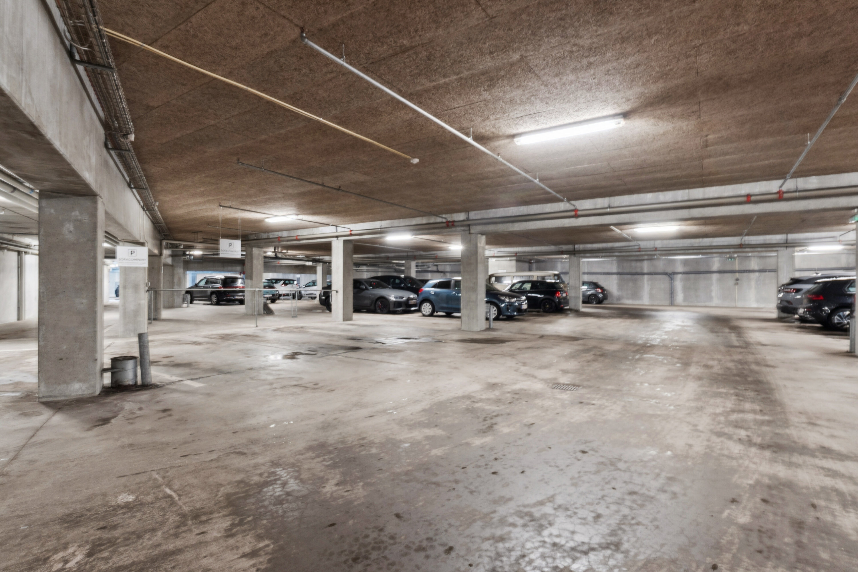 Fremhævet parkeringsplads billede i fuldskærmstilstand. Billede af Jernbanepladsen 1, 2. g., 2800 Kongens Lyngby