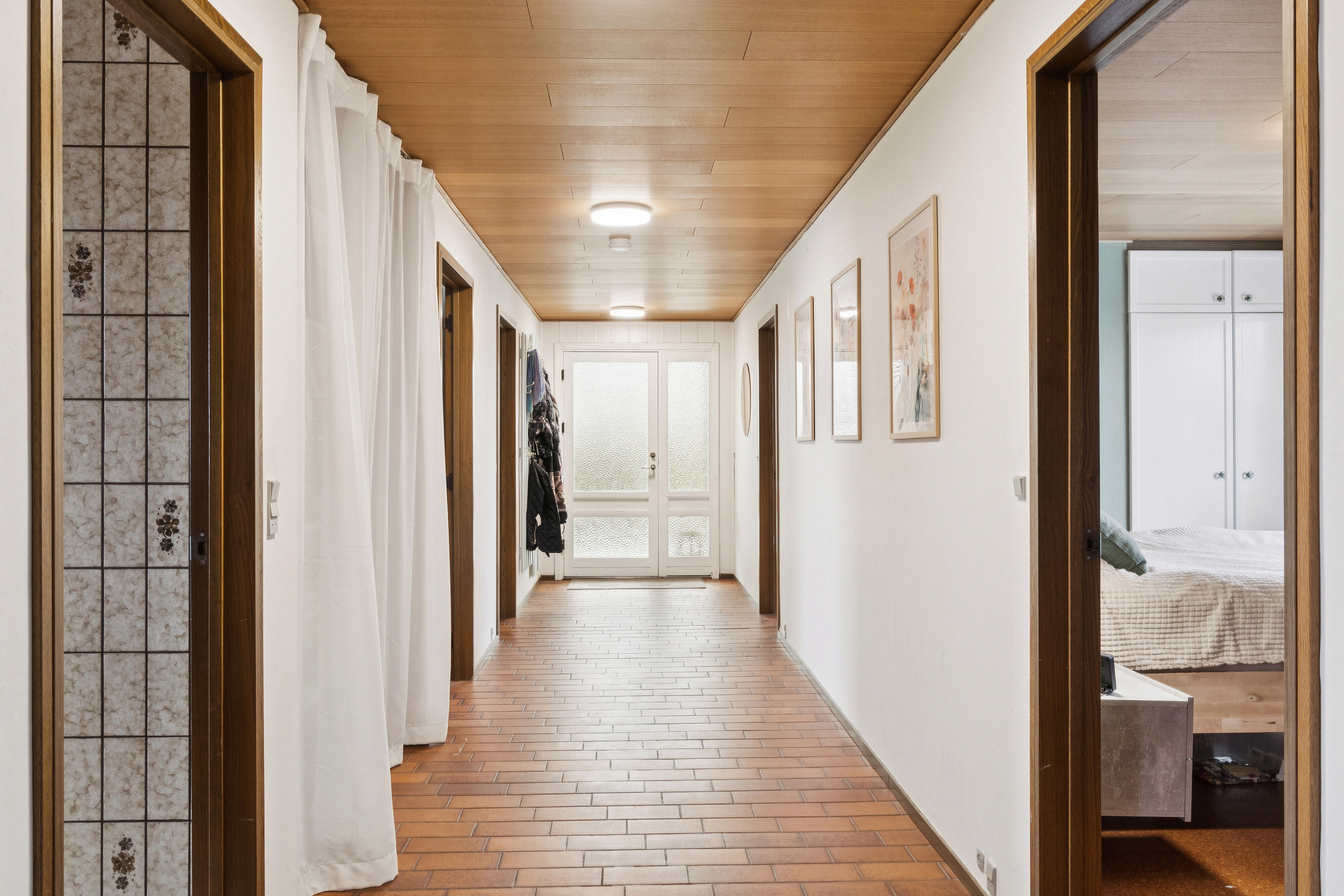 Fremhævet gang billede i fuldskærmstilstand. Billede af Rødkælkevej 3, 4250 Fuglebjerg