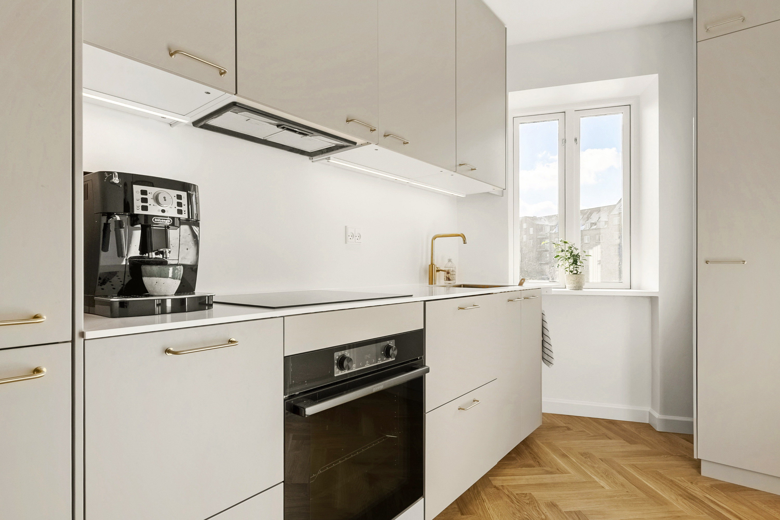 Fremhævet køkken billede i fuldskærmstilstand. Billede af Ivar Huitfeldts Gade 81, st.. tv., Trøjborg , 8200 Aarhus N