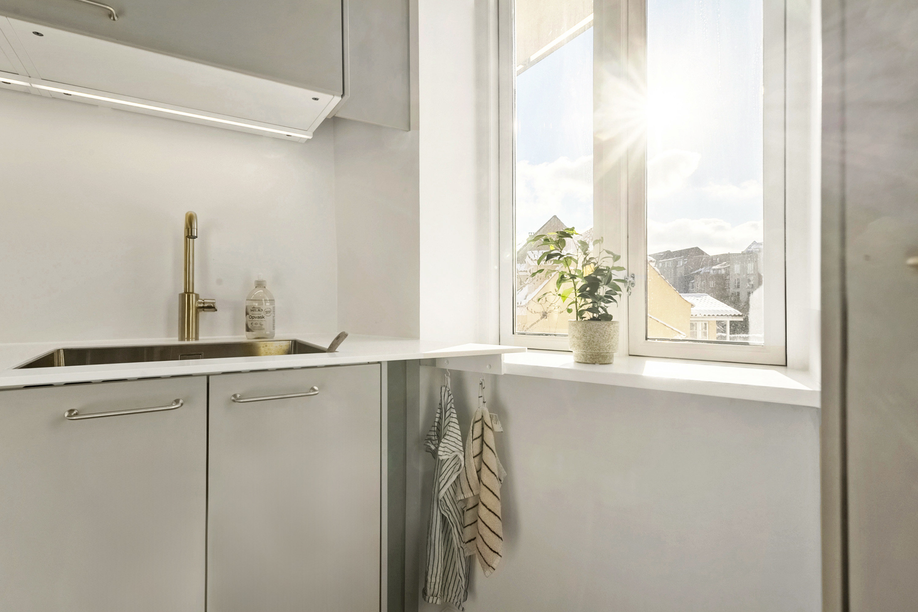 Fremhævet køkken billede i fuldskærmstilstand. Billede af Ivar Huitfeldts Gade 81, st.. tv., Trøjborg , 8200 Aarhus N