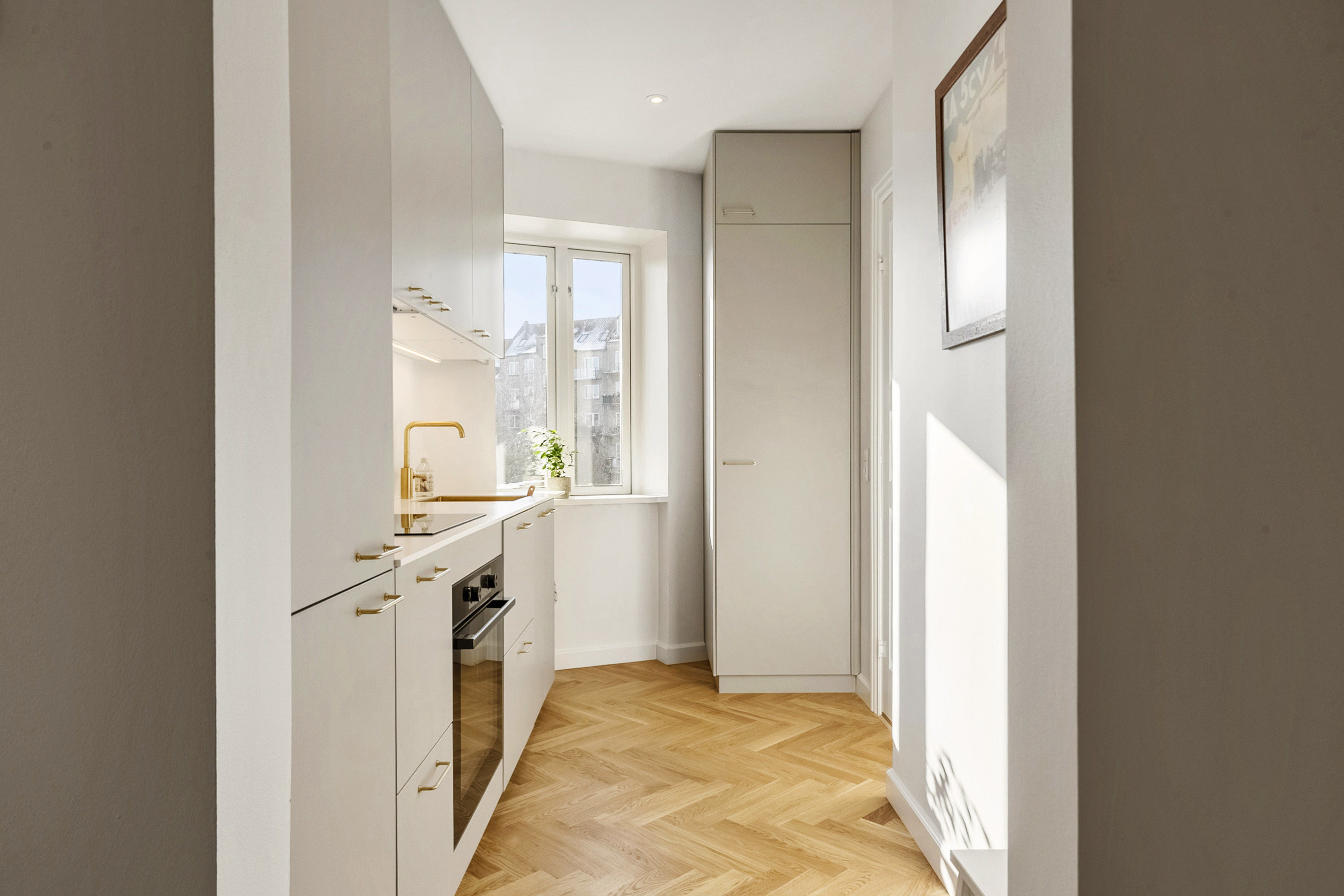 Fremhævet køkken billede i fuldskærmstilstand. Billede af Ivar Huitfeldts Gade 81, st.. tv., Trøjborg , 8200 Aarhus N