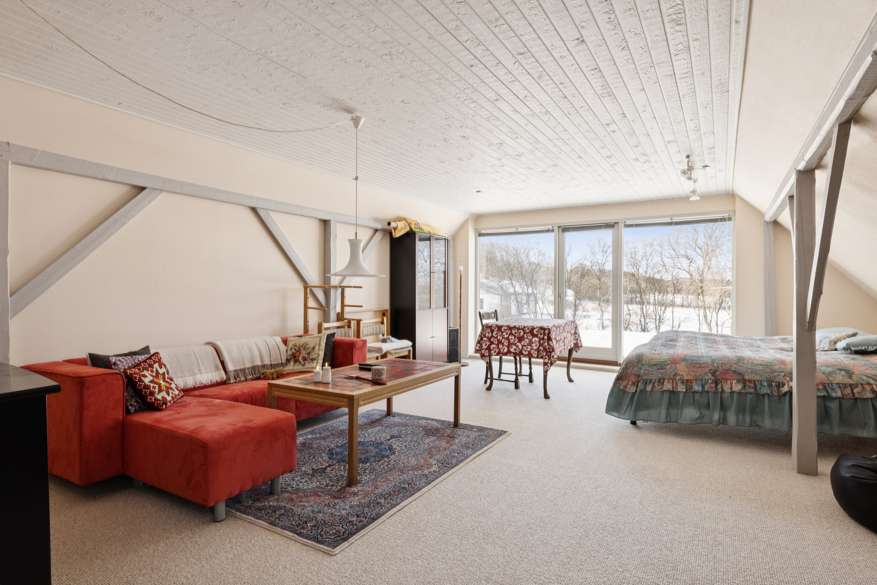 Fremhævet stue billede i fuldskærmstilstand. Billede af Løvskal Landevej 235, Vejrum, 8830 Tjele