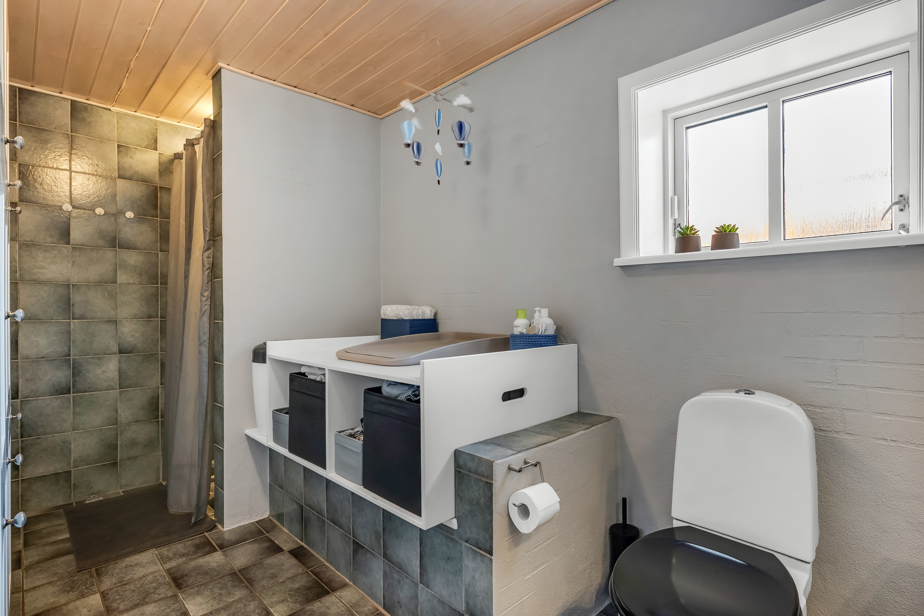 Fremhævet toilet billede i fuldskærmstilstand. Billede af Søndergade 49, 6870 Ølgod