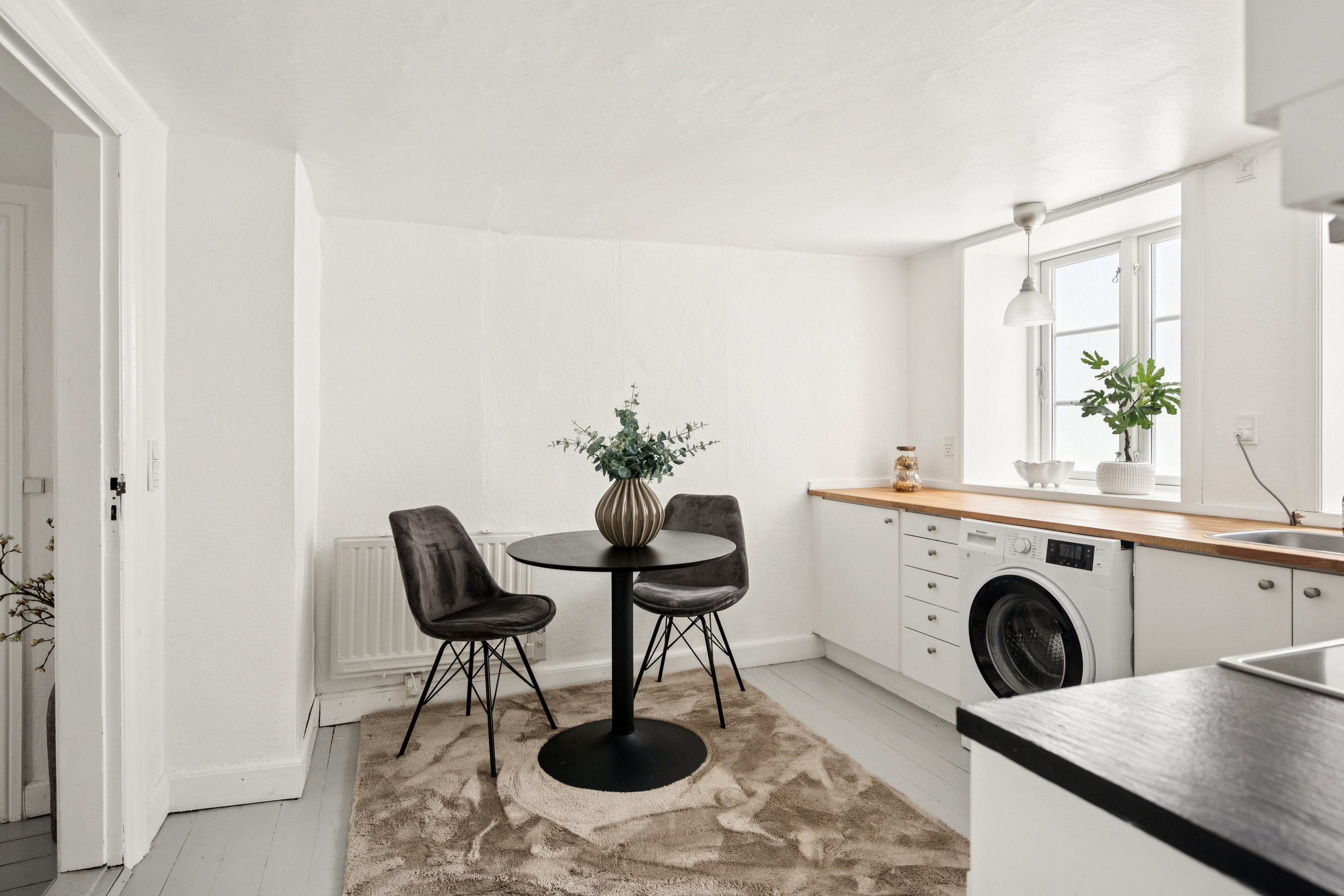 Fremhævet værelse billede i fuldskærmstilstand. Billede af Torvegade 1C, 1. th., 3000 Helsingør