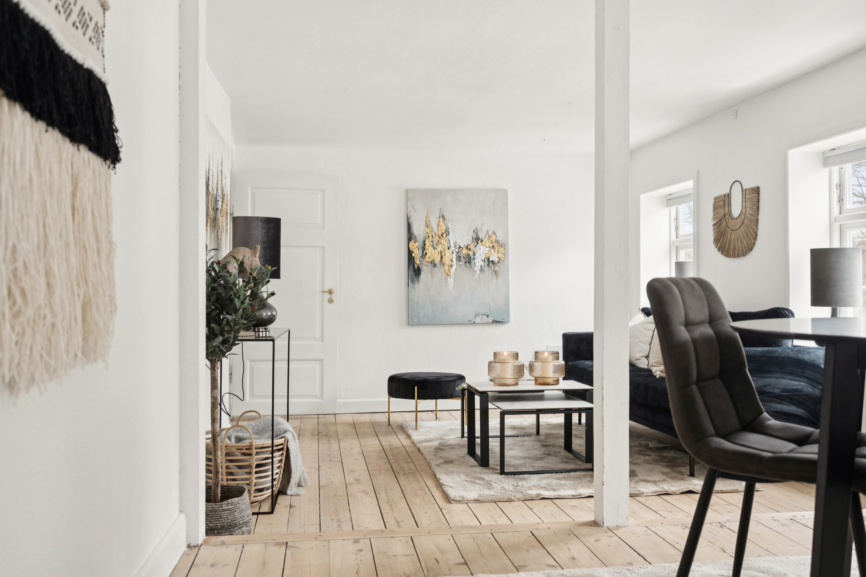 Fremhævet stue billede i fuldskærmstilstand. Billede af Torvegade 1C, 1. th., 3000 Helsingør