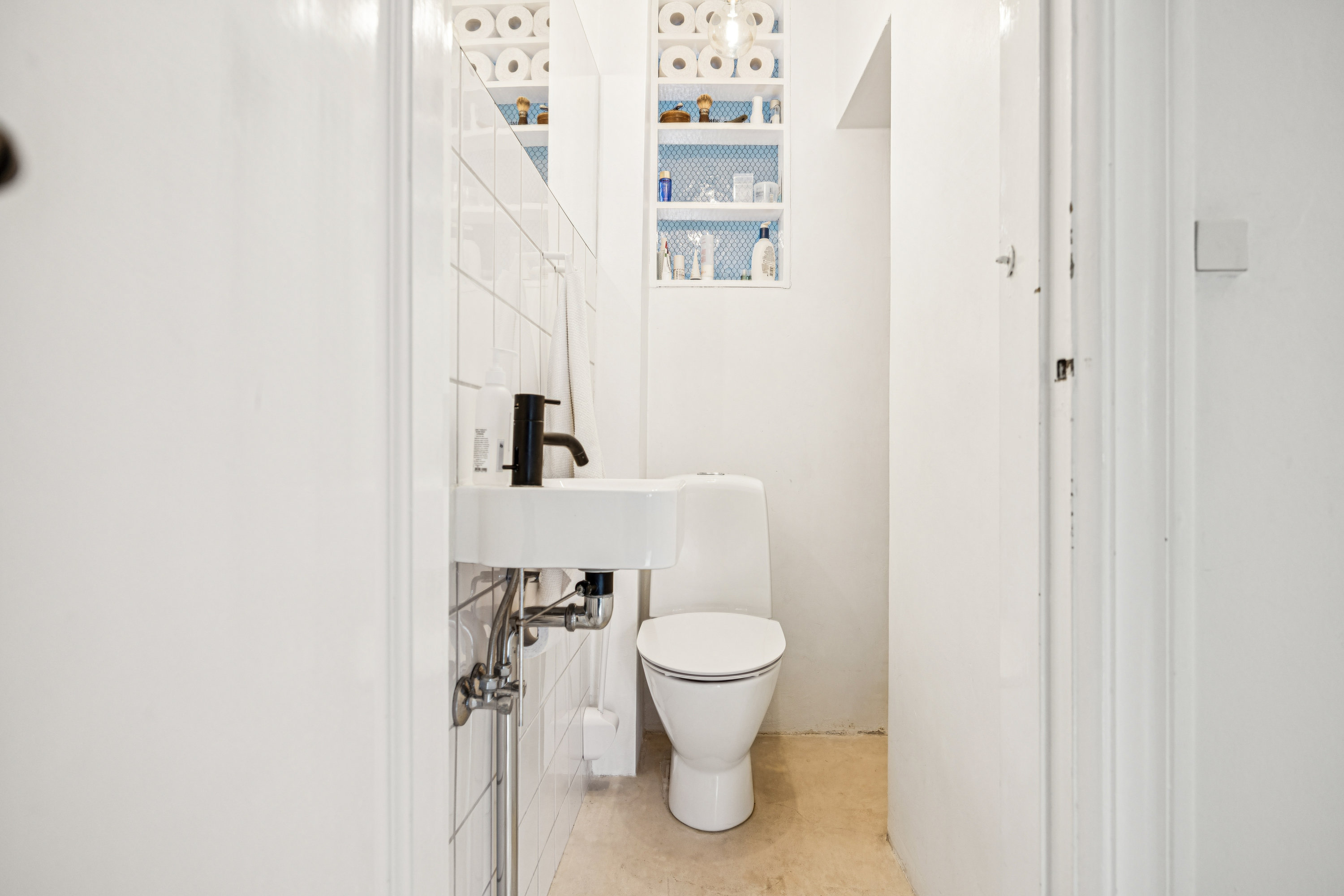 Fremhævet badeværelse billede i fuldskærmstilstand. Billede af Forhåbningsholms Alle 17C, 3. th., 1904 Frederiksberg C