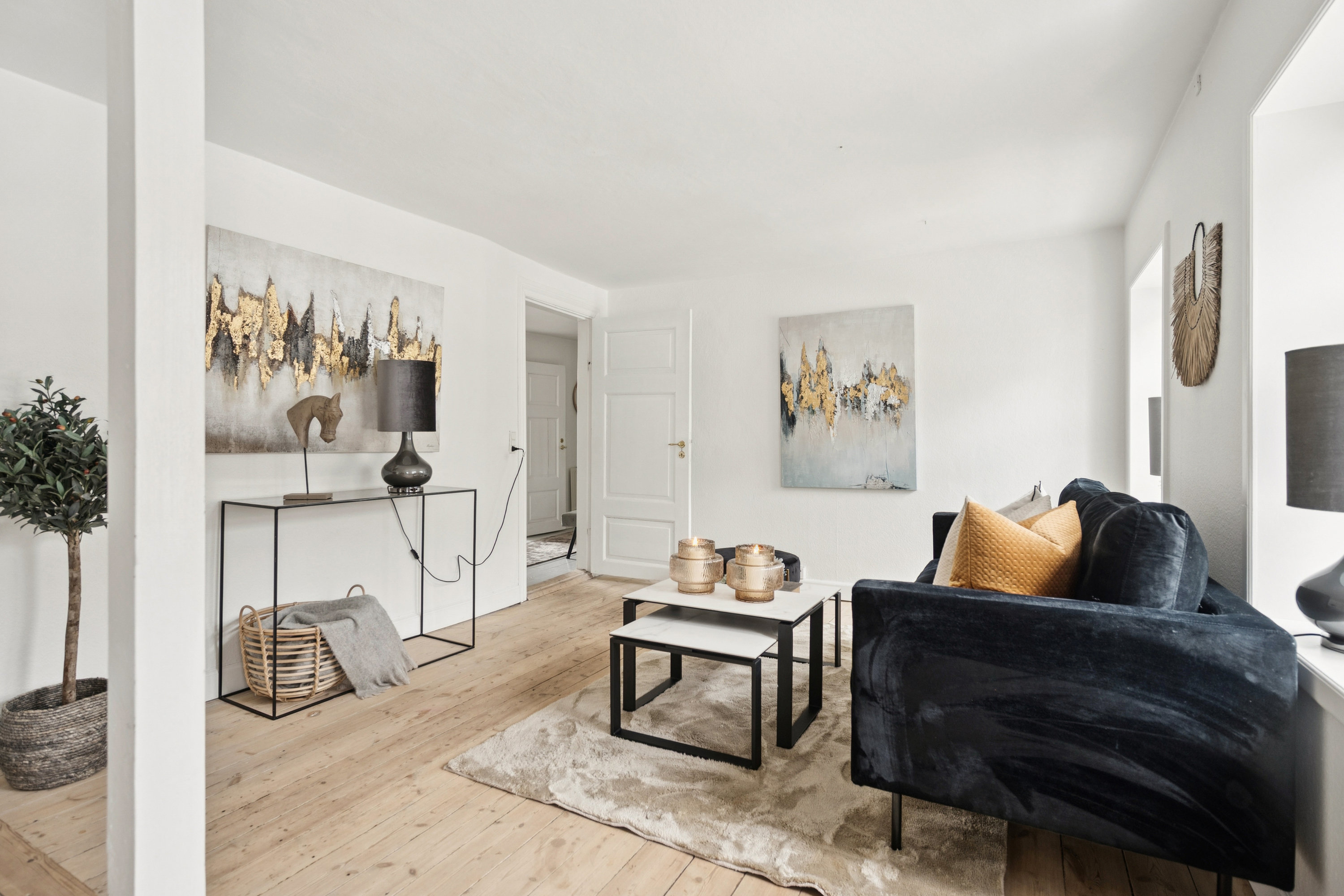 Fremhævet stue billede i fuldskærmstilstand. Billede af Torvegade 1C, 1. th., 3000 Helsingør