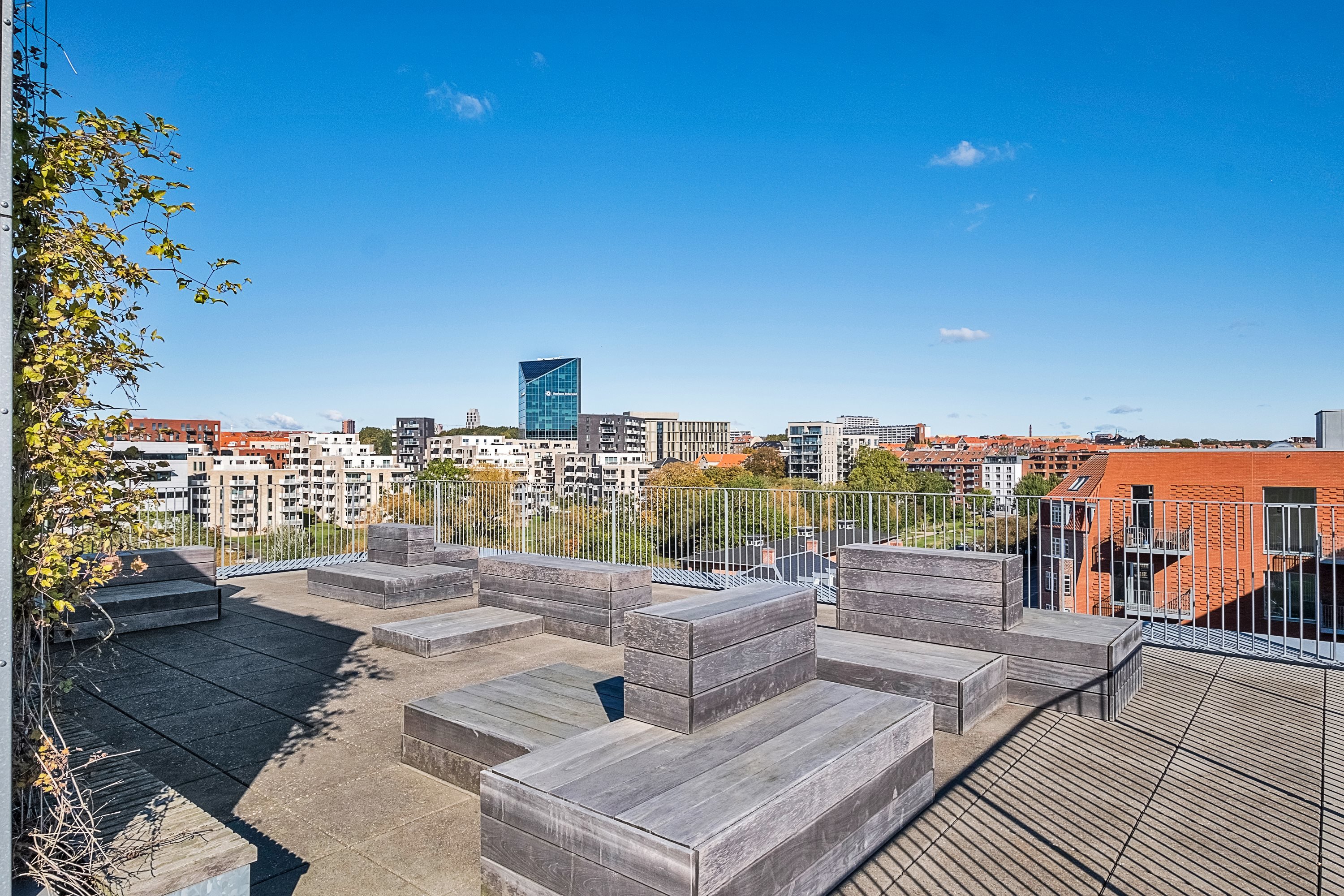 Fremhævet tagterrasse billede i fuldskærmstilstand. Billede af Kjeld Tolstrups Gade 16, 2. th., 8000 Aarhus C