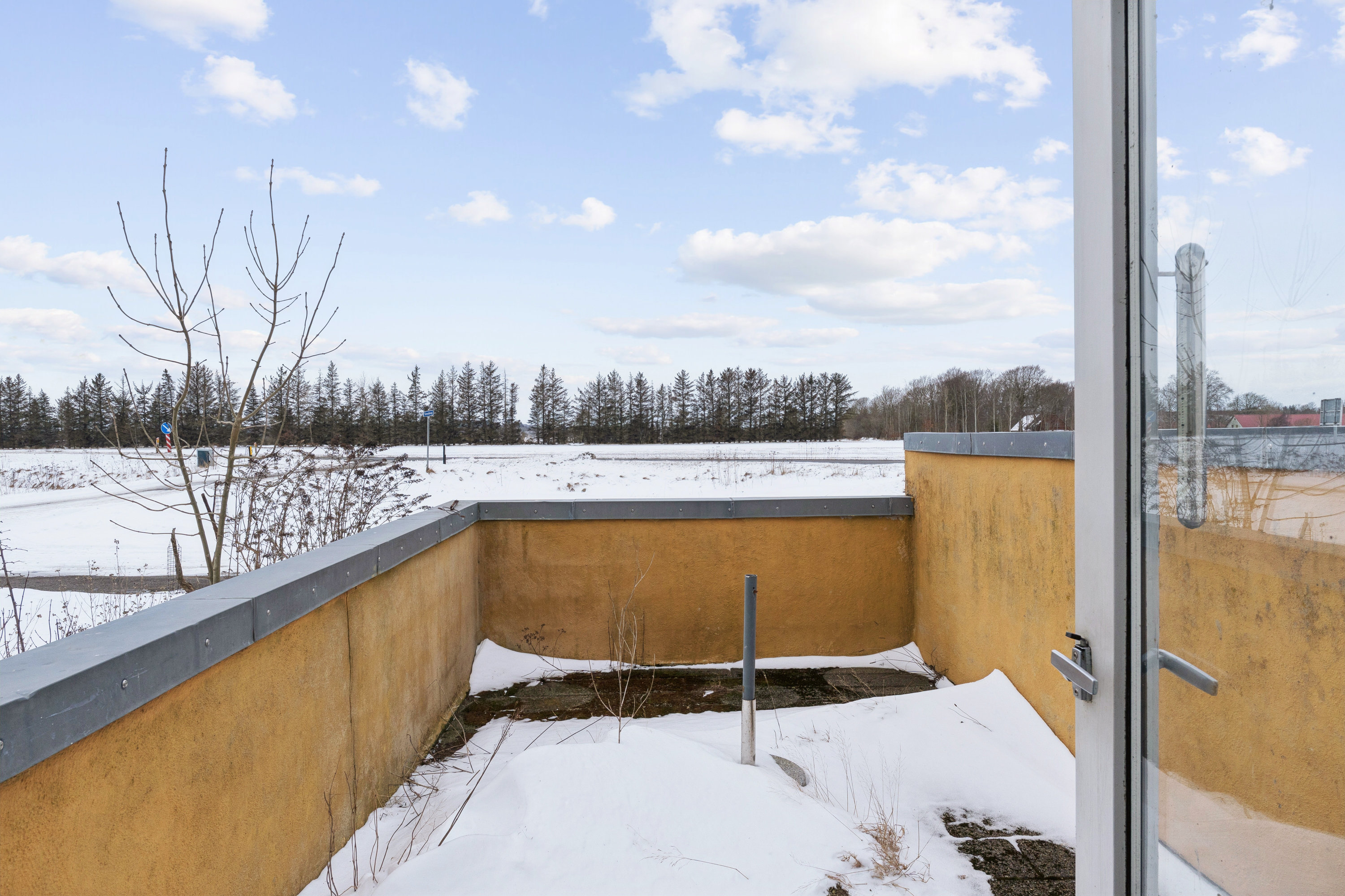 Fremhævet terrasse billede i fuldskærmstilstand. Billede af Smedevej 3, 9870 Sindal