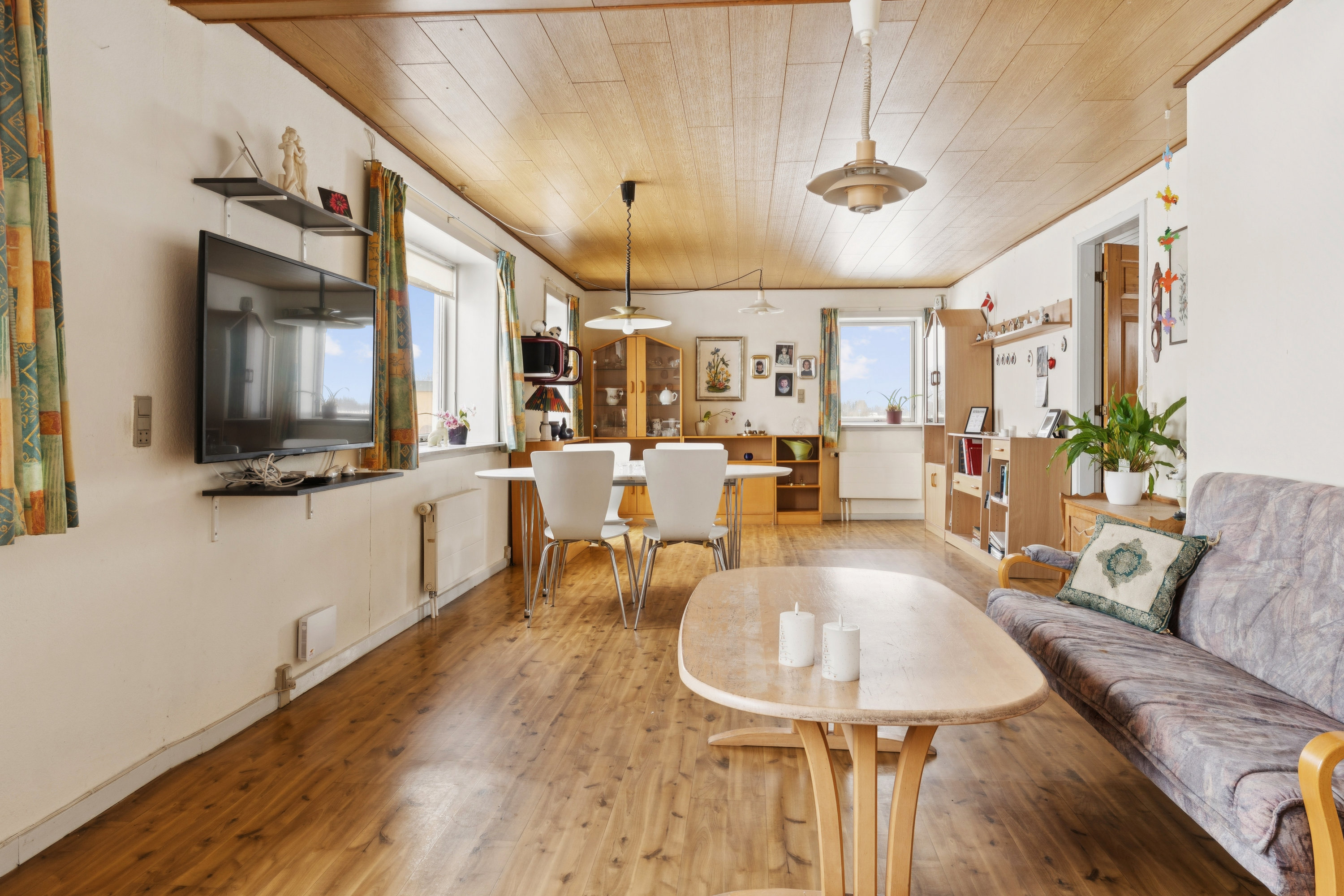 Fremhævet stue billede i fuldskærmstilstand. Billede af Smedevej 3, 9870 Sindal