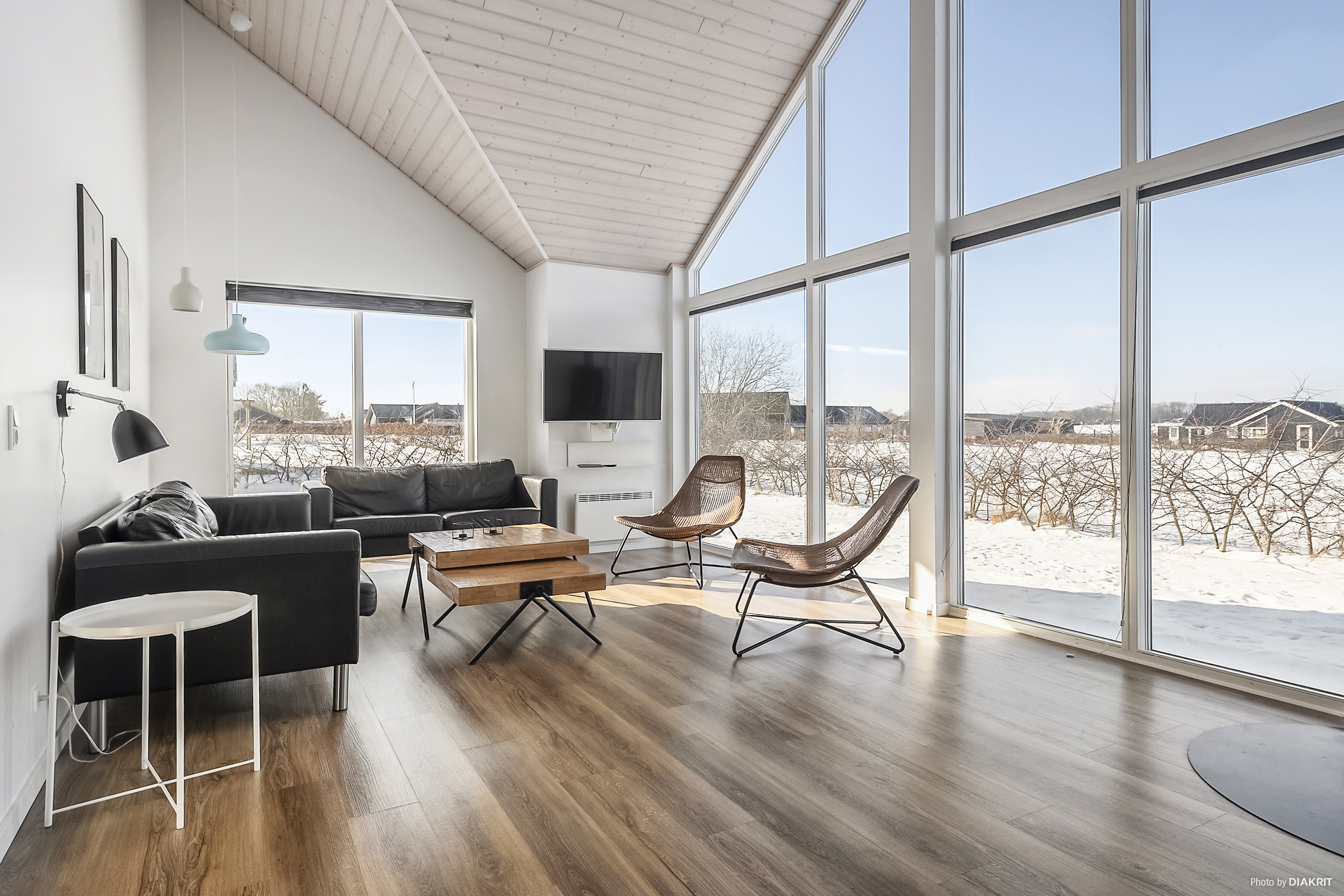 Fremhævet stue billede i fuldskærmstilstand. Billede af Strandvænget 5, Saksild Str, 8300 Odder