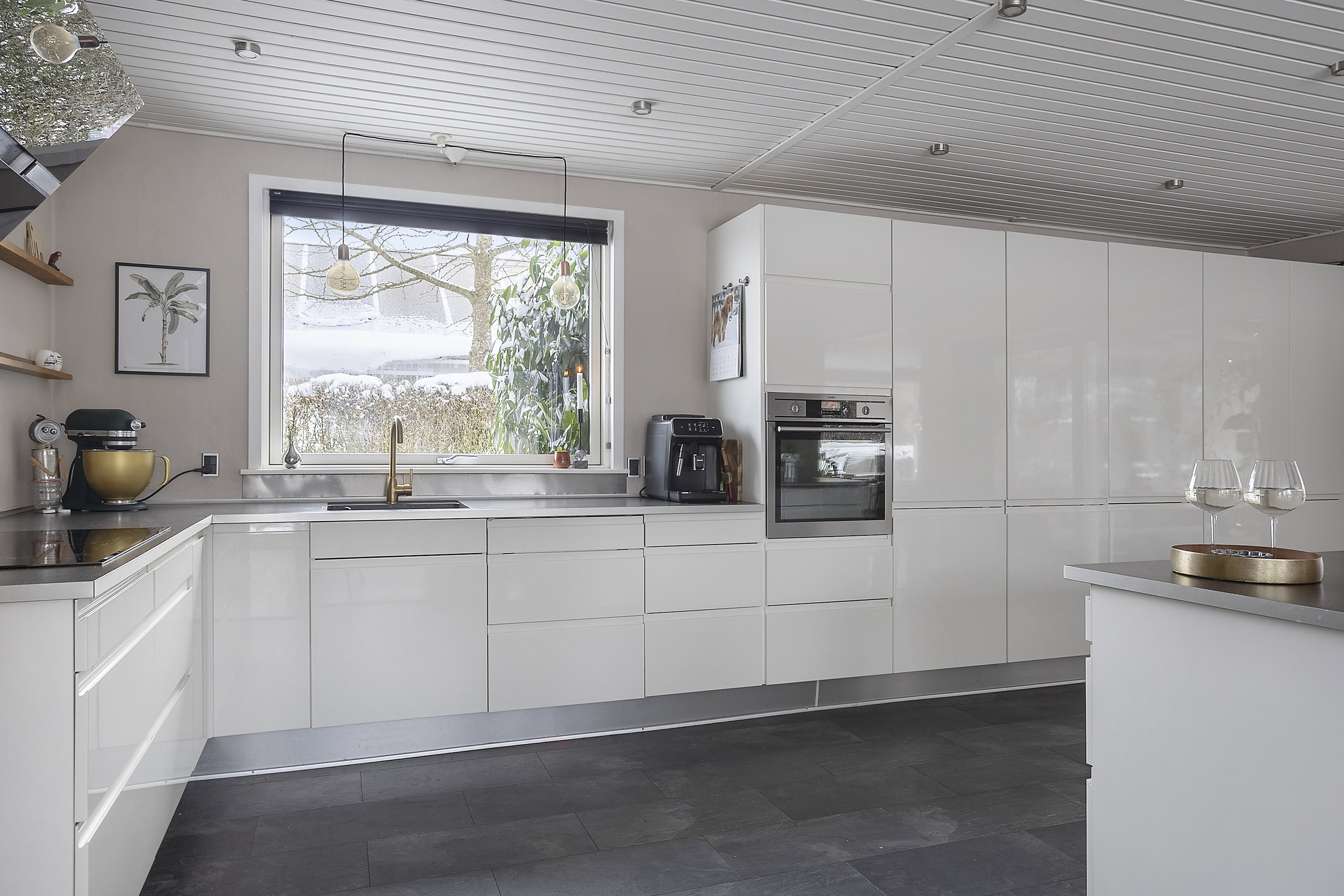 Fremhævet køkken billede i fuldskærmstilstand. Billede af Zeises Have 11, 6100 Haderslev