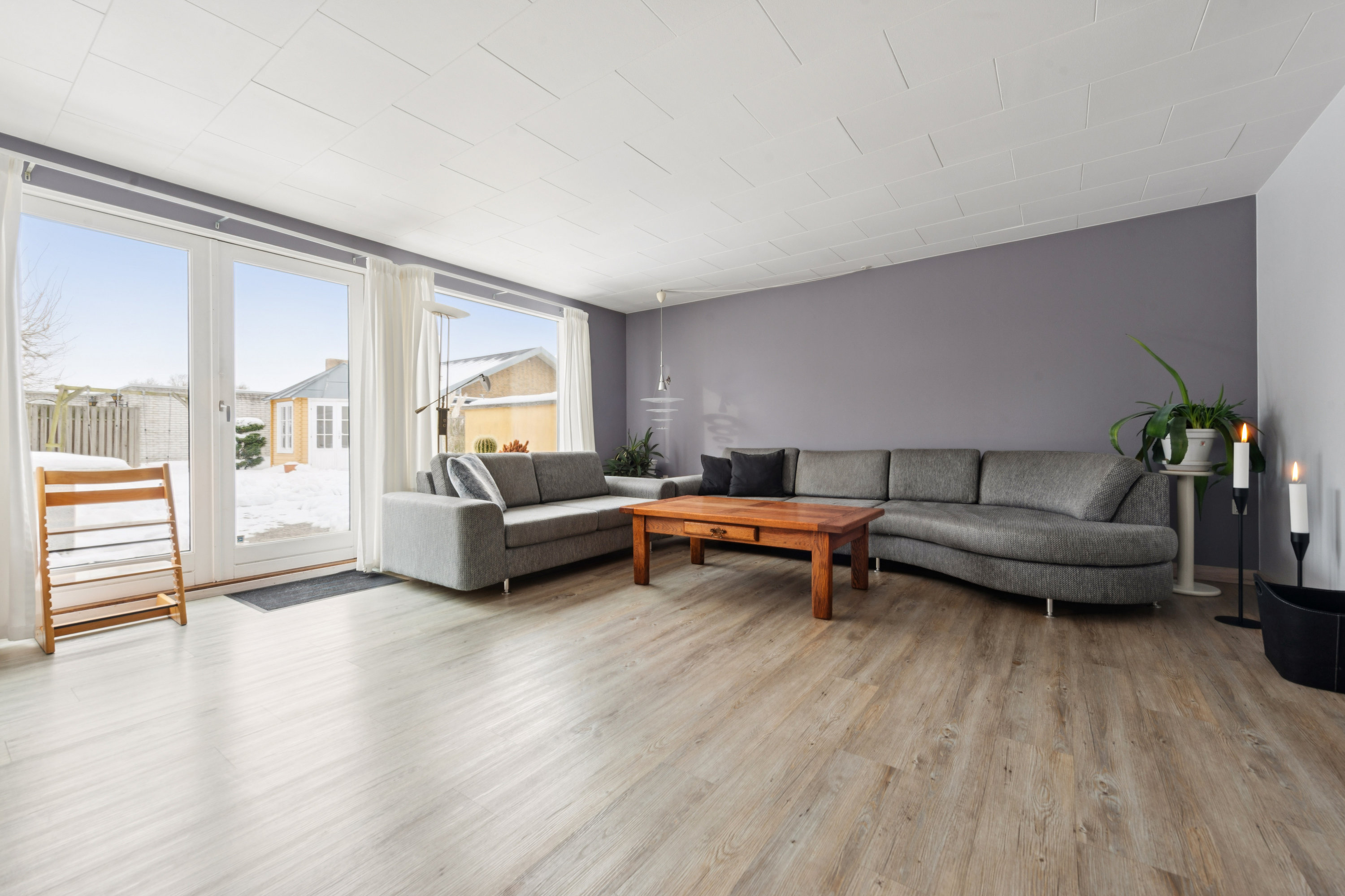 Fremhævet stue billede i fuldskærmstilstand. Billede af Lillevangsparken 21, 2670 Greve