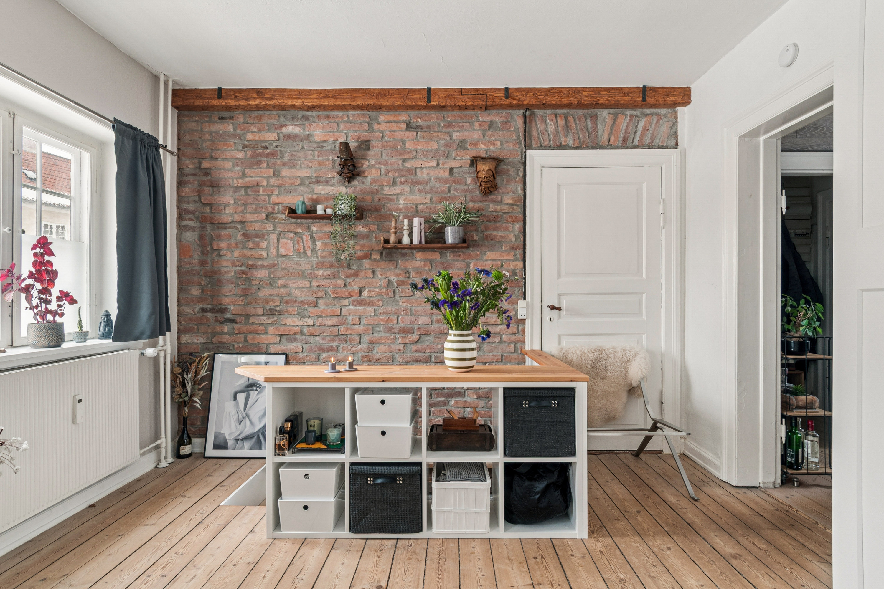 Fremhævet stue billede i fuldskærmstilstand. Billede af Bragesvej 35, st.. th., 3000 Helsingør