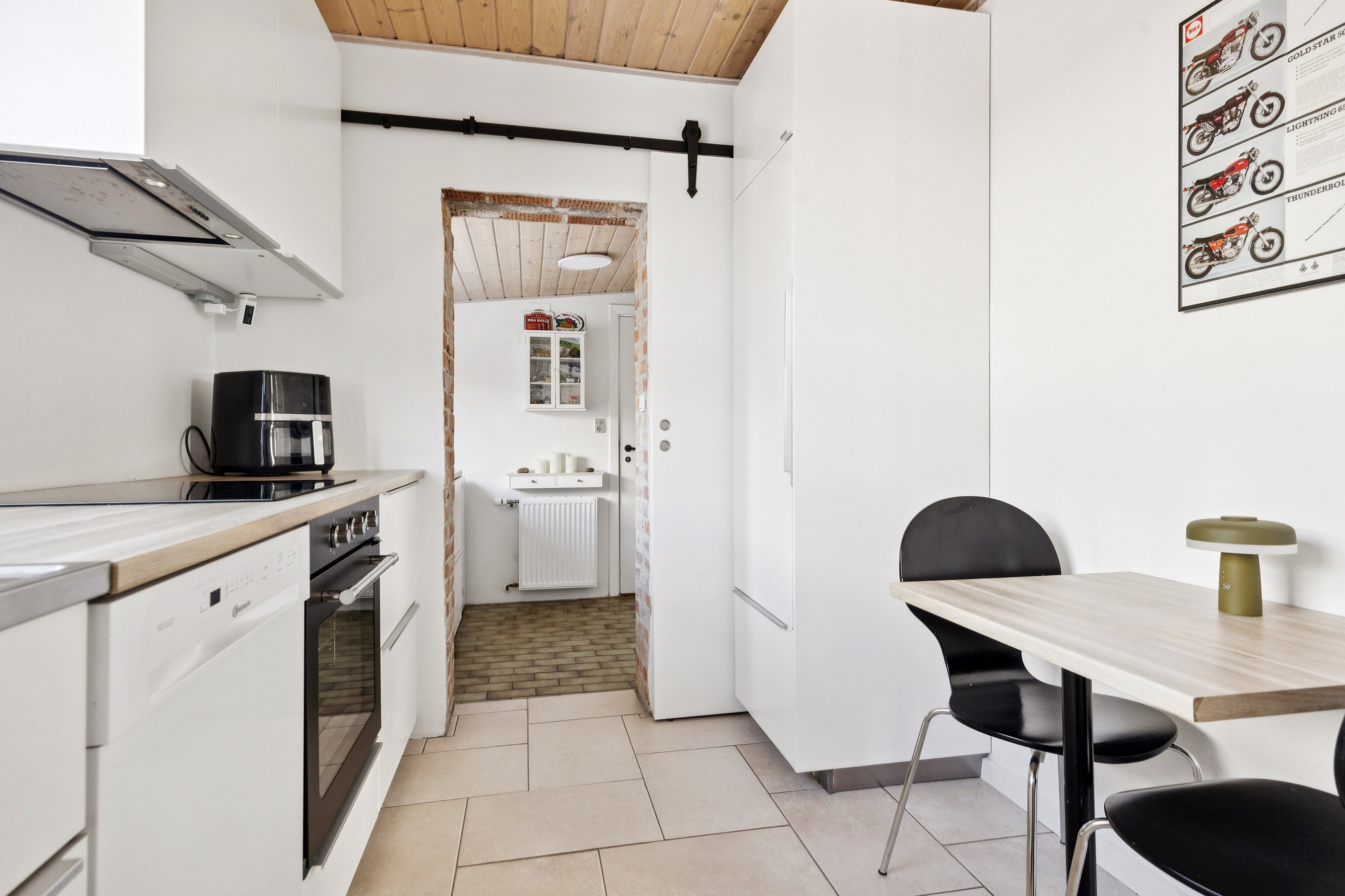 Fremhævet køkken billede i fuldskærmstilstand. Billede af Emmersbækvej 63, 9850 Hirtshals