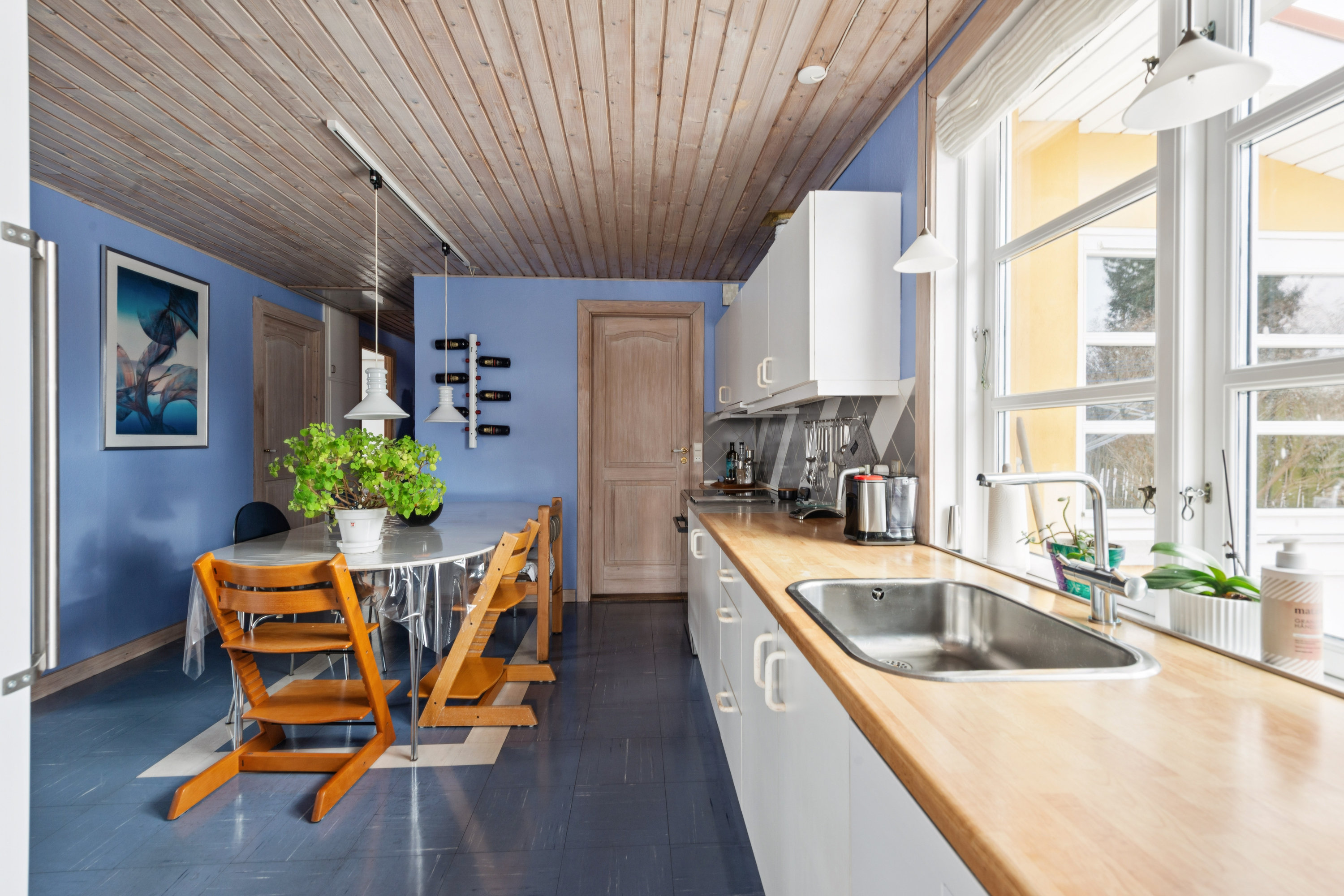 Fremhævet stue billede i fuldskærmstilstand. Billede af Lillevangsparken 21, 2670 Greve