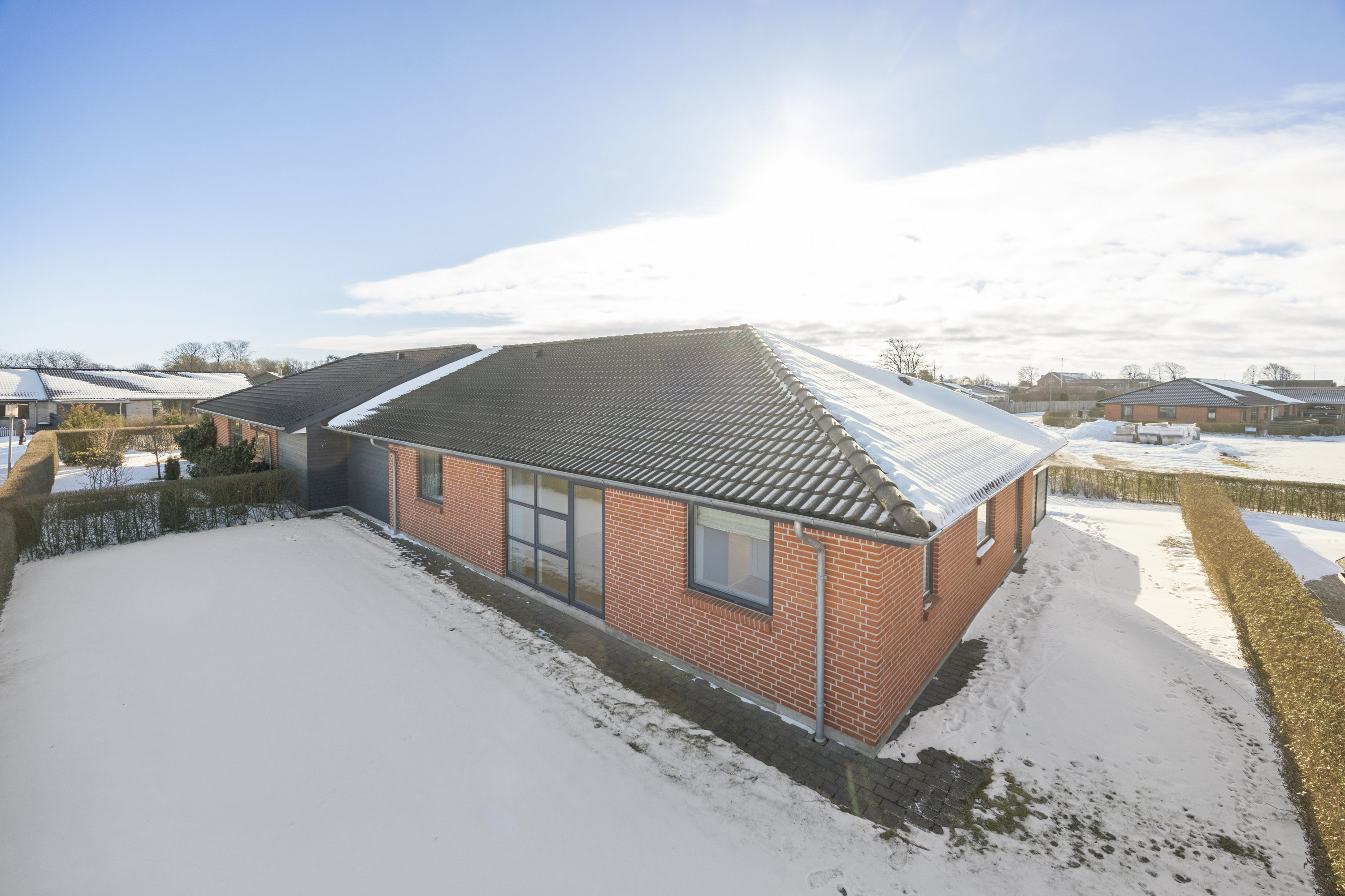 Fremhævet facade billede i fuldskærmstilstand. Billede af Bilgårdsvej 21E, 9382 Tylstrup