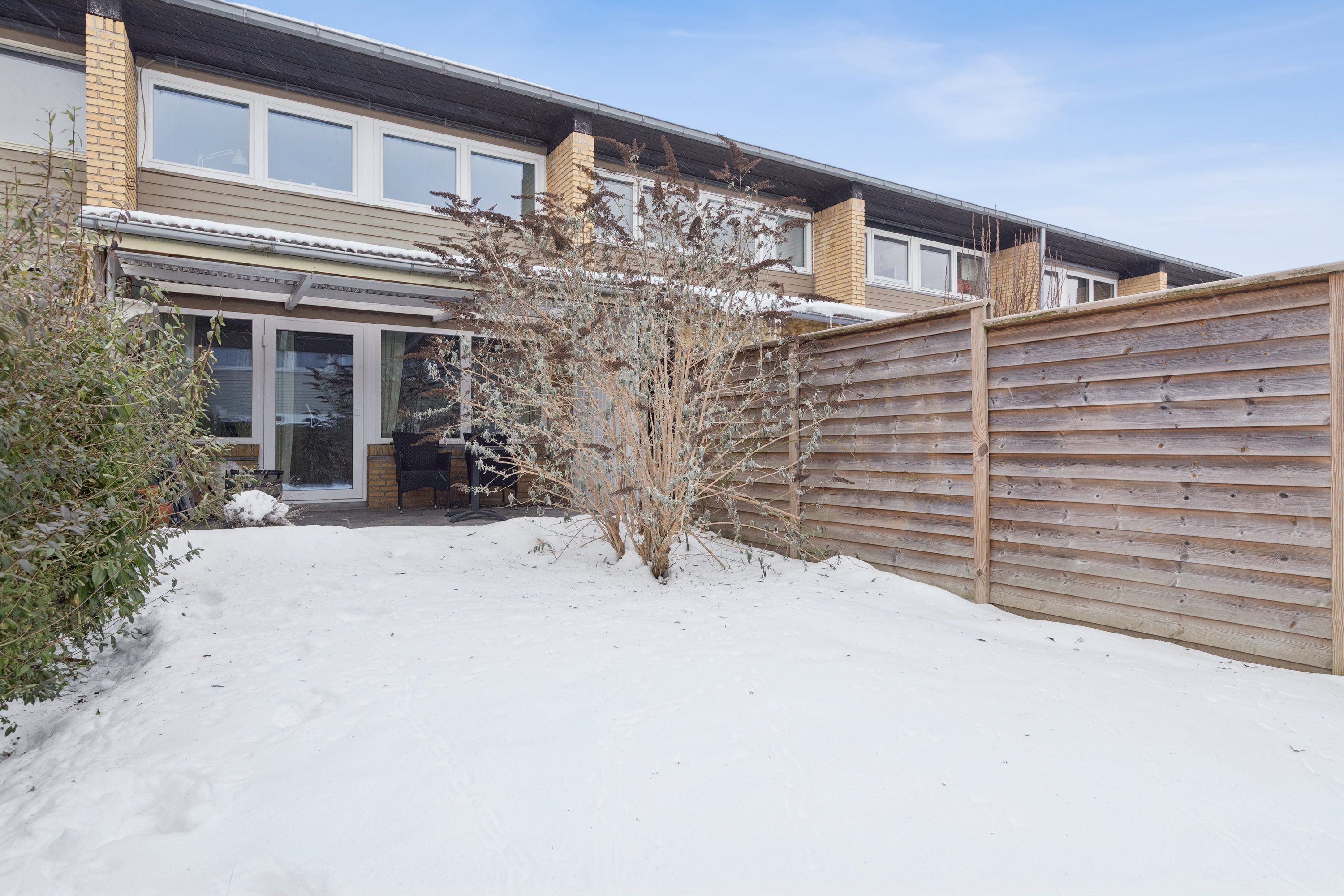 Fremhævet carport billede i fuldskærmstilstand. Billede af Egevangshusene 105, 2630 Taastrup