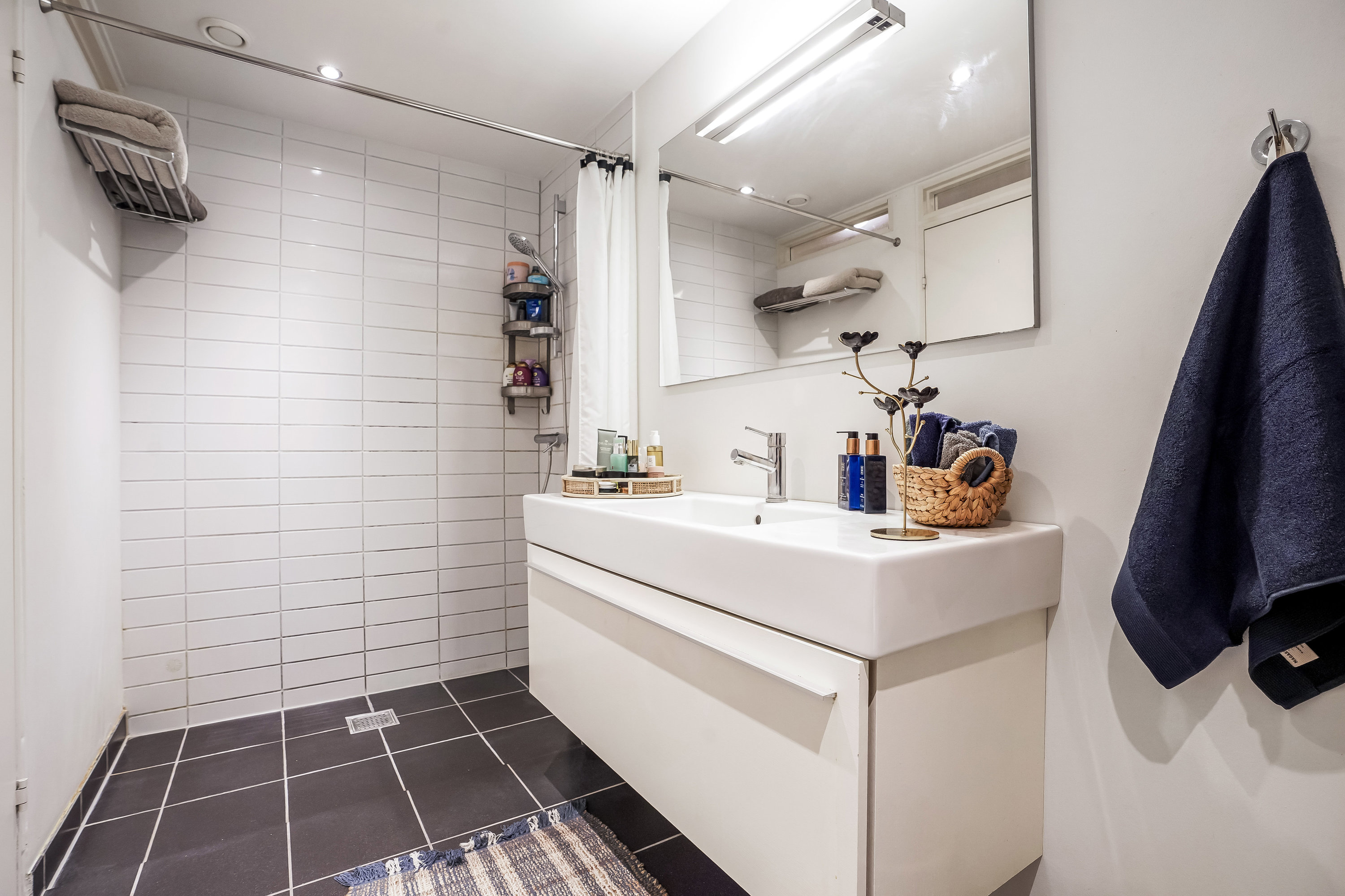 Fremhævet badeværelse billede i fuldskærmstilstand. Billede af Promenadebyen 2, st.. 2., 5000 Odense C