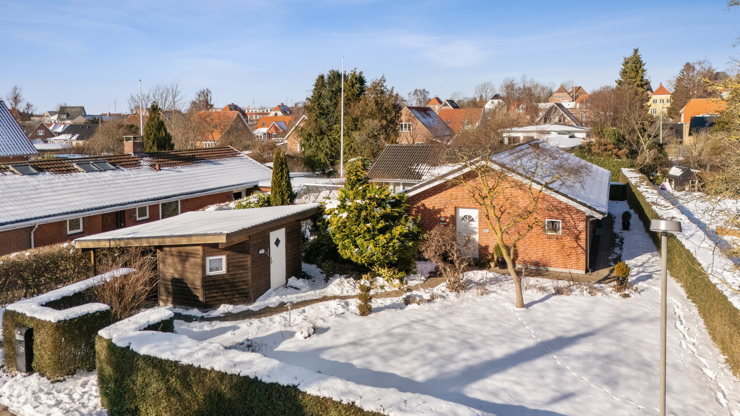 Fremhævet set fra haven billede i fuldskærmstilstand. Billede af Poul Helgesens Vej 21, 8260 Viby J