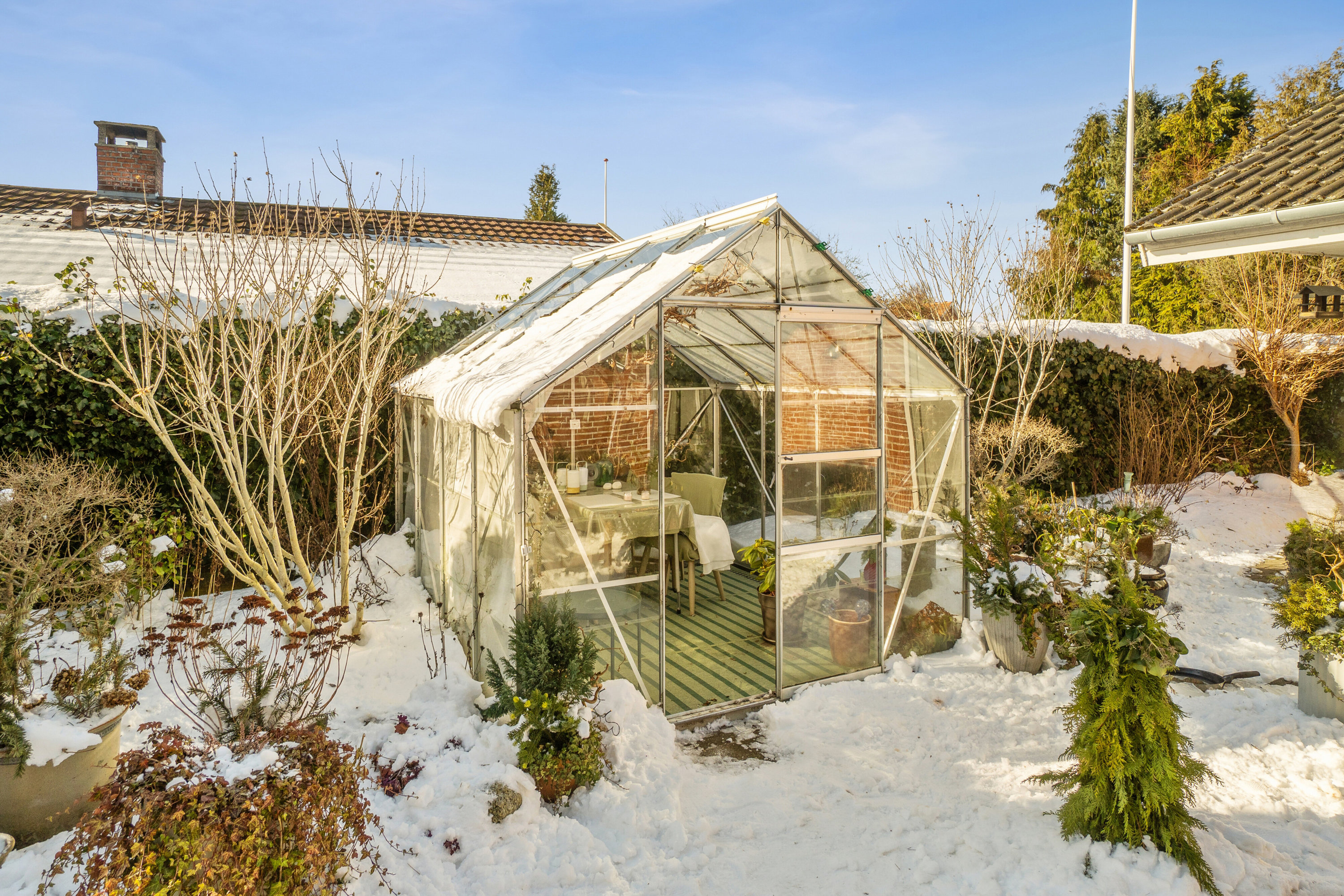 Fremhævet set fra haven billede i fuldskærmstilstand. Billede af Poul Helgesens Vej 21, 8260 Viby J