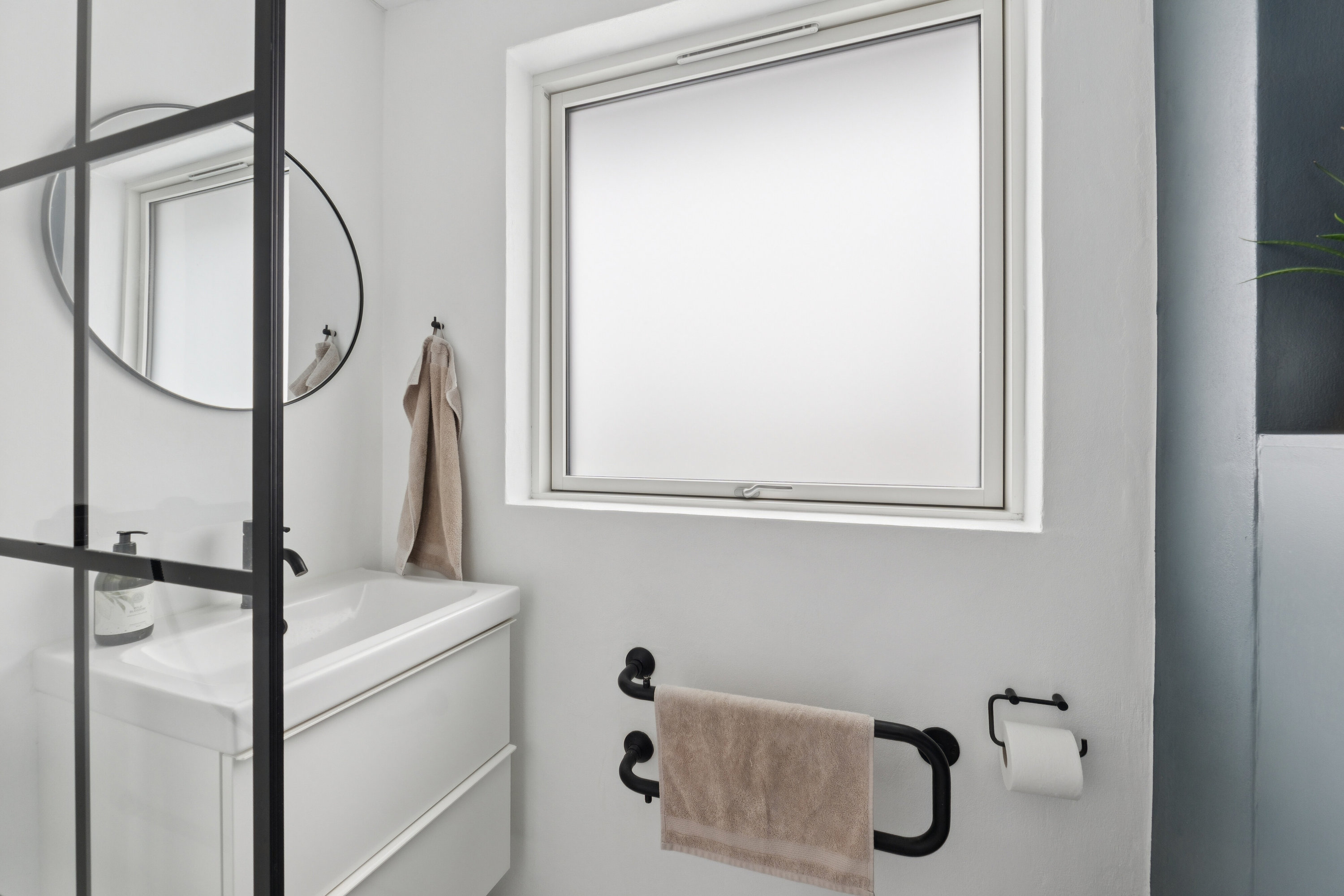 Fremhævet badeværelse billede i fuldskærmstilstand. Billede af Islevvangen 36, 2610 Rødovre