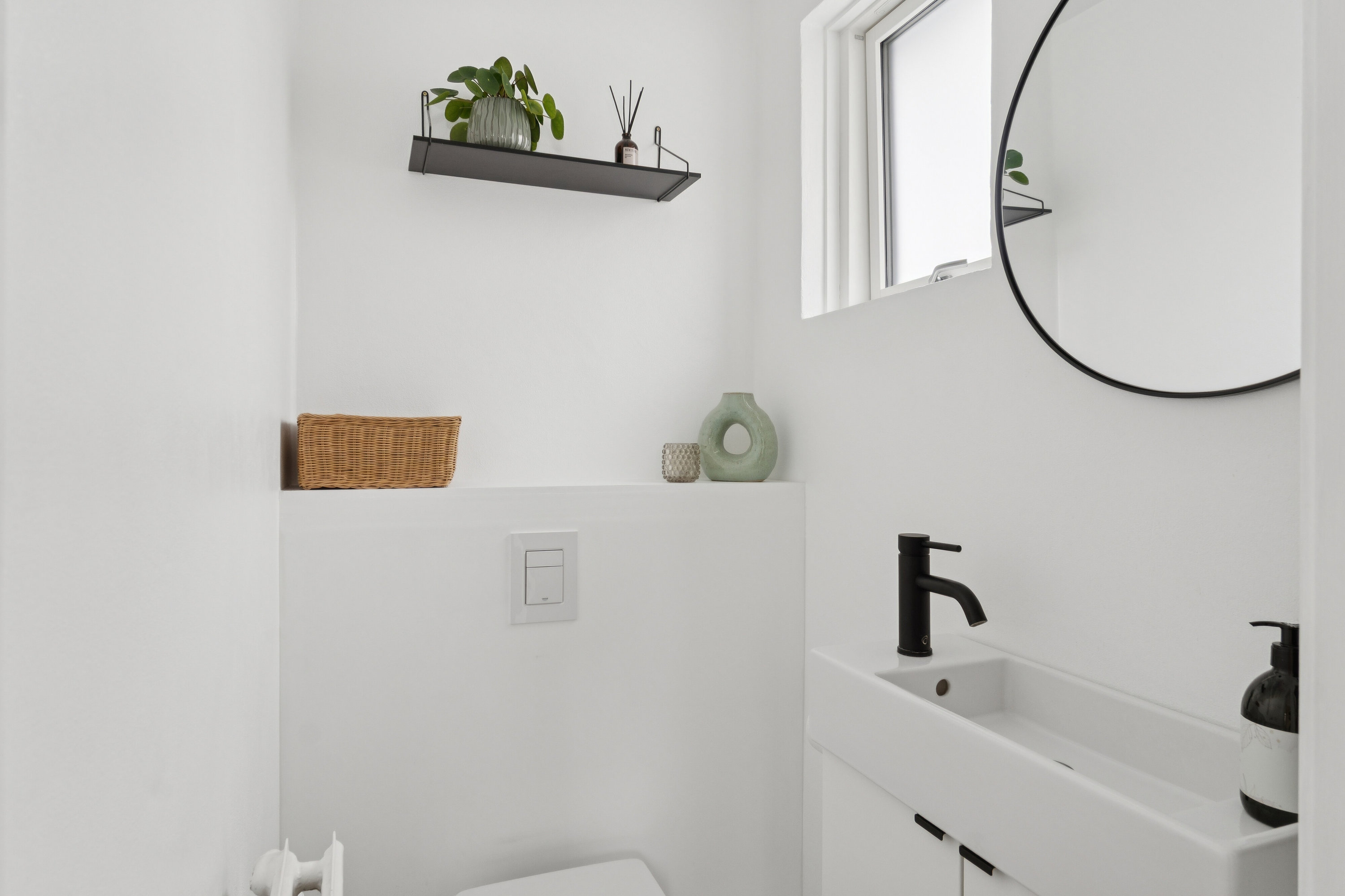 Fremhævet badeværelse billede i fuldskærmstilstand. Billede af Islevvangen 36, 2610 Rødovre