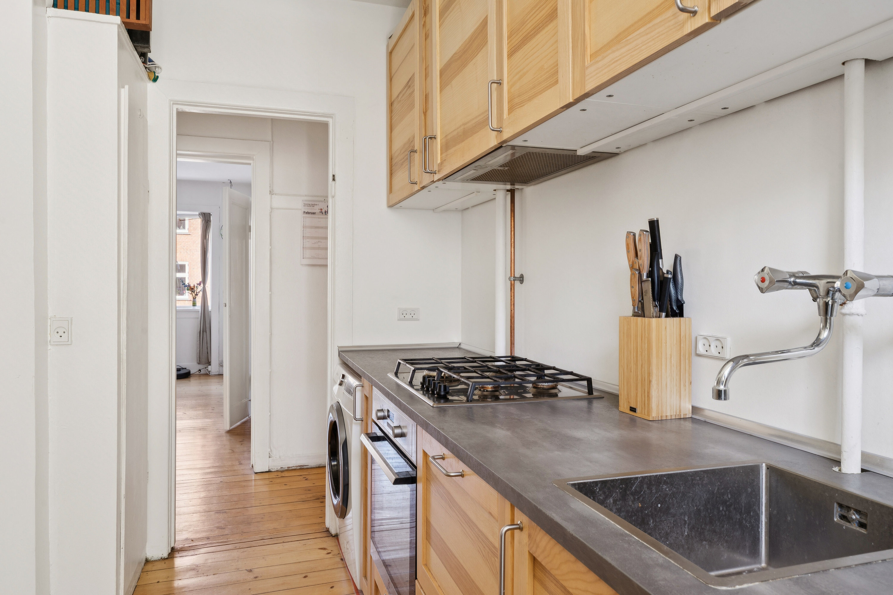 Fremhævet køkken billede i fuldskærmstilstand. Billede af Parmagade 36, 1. tv., 2300 København S