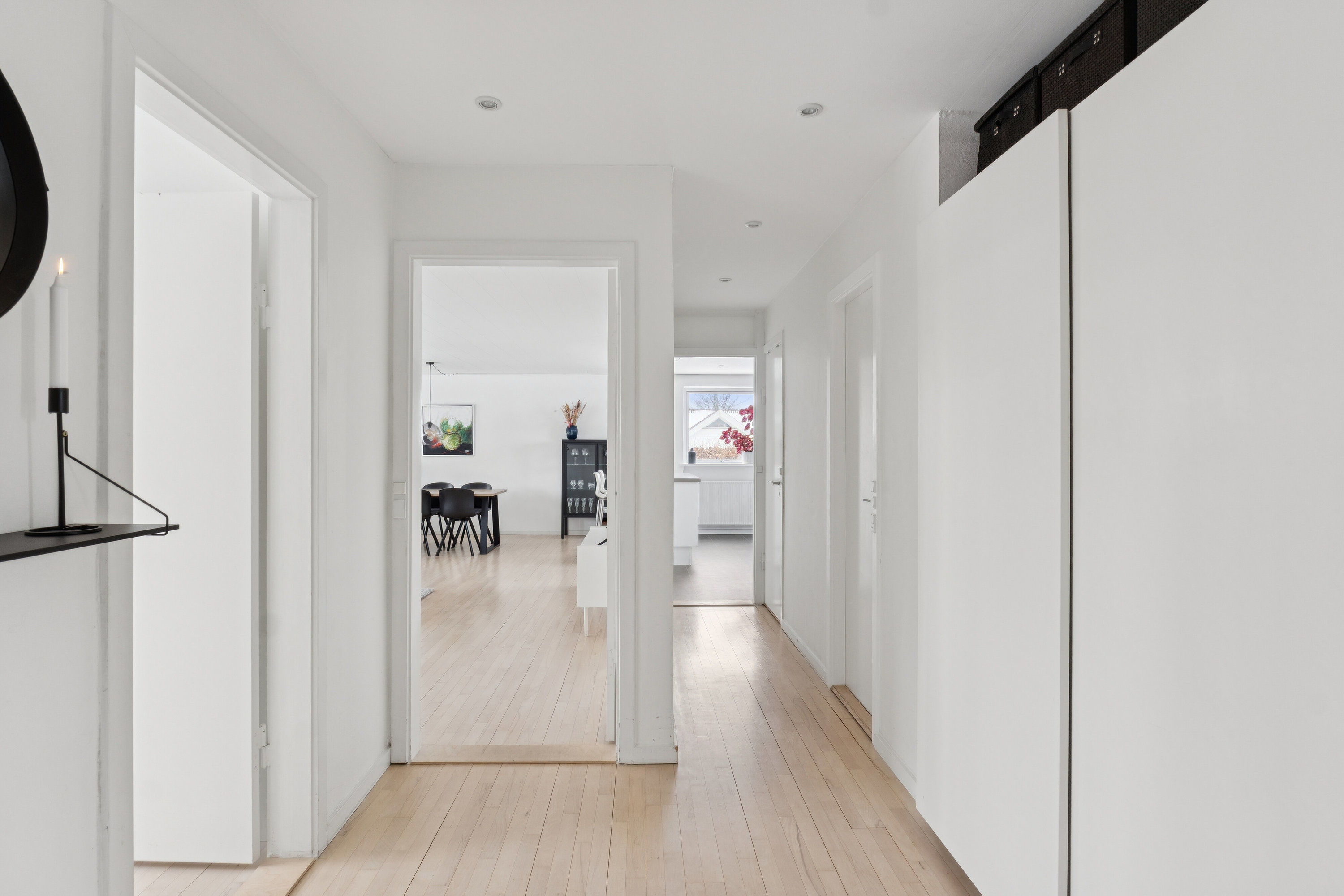 Fremhævet gang billede i fuldskærmstilstand. Billede af Islevvangen 36, 2610 Rødovre