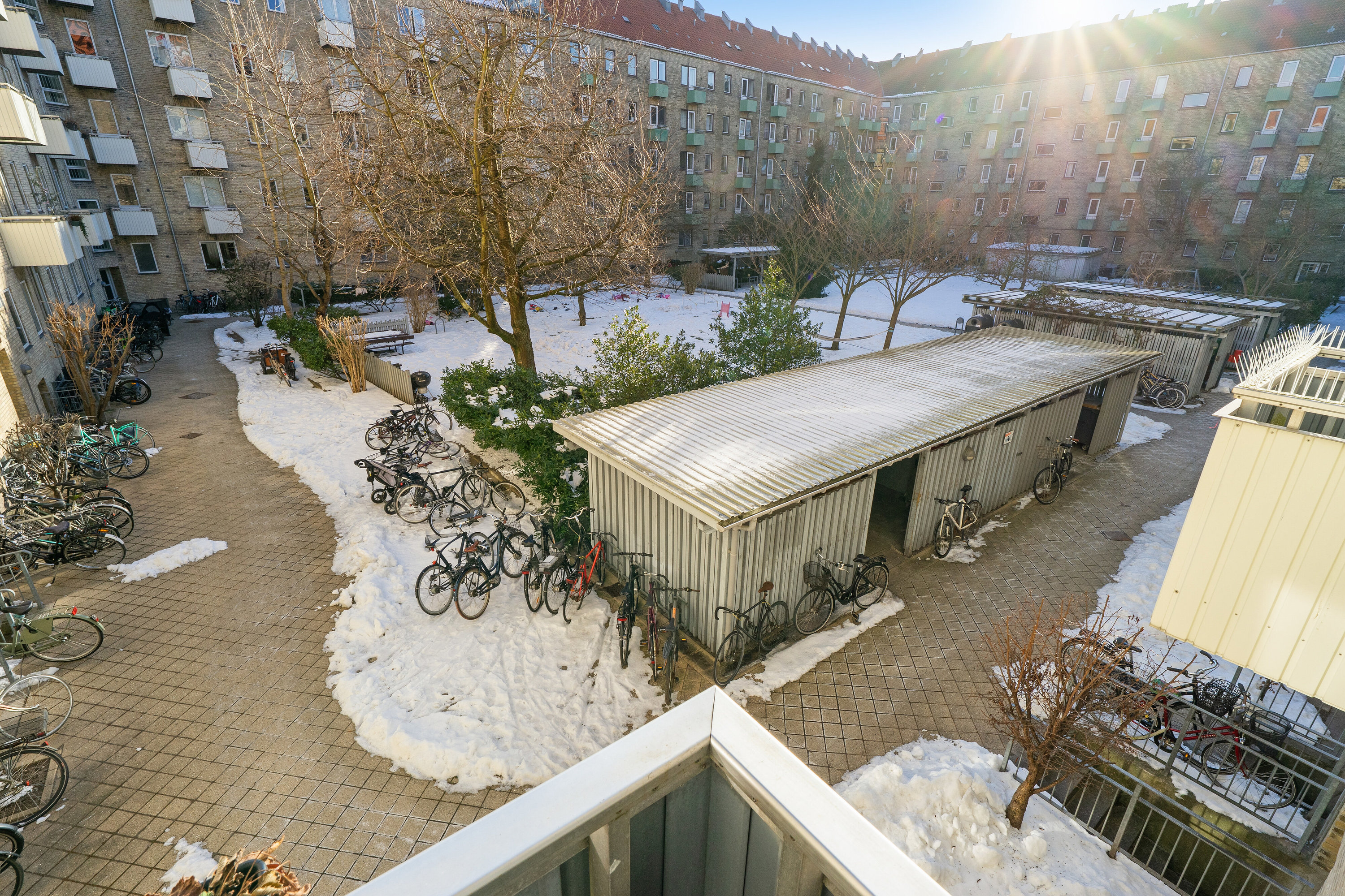 Fremhævet udendørs billede i fuldskærmstilstand. Billede af Parmagade 36, 1. tv., 2300 København S