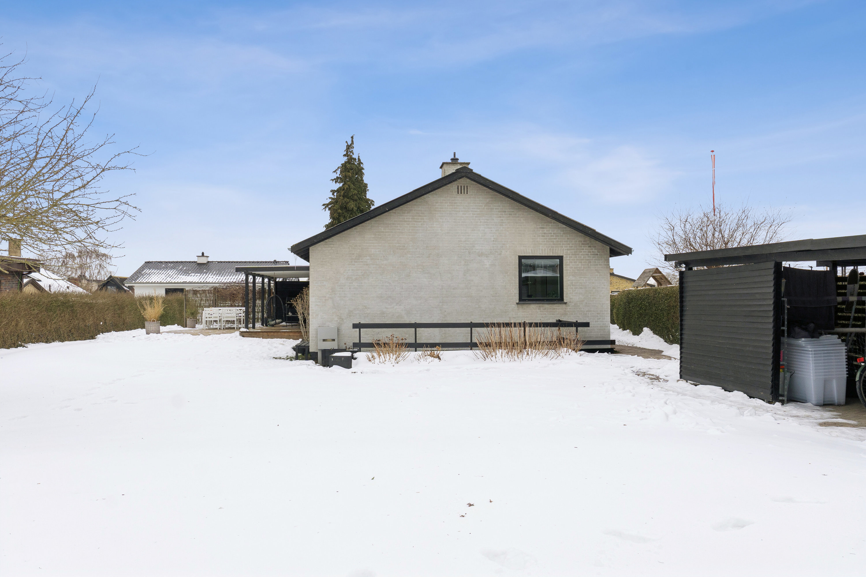 Fremhævet set fra haven billede i fuldskærmstilstand. Billede af Islevvangen 36, 2610 Rødovre