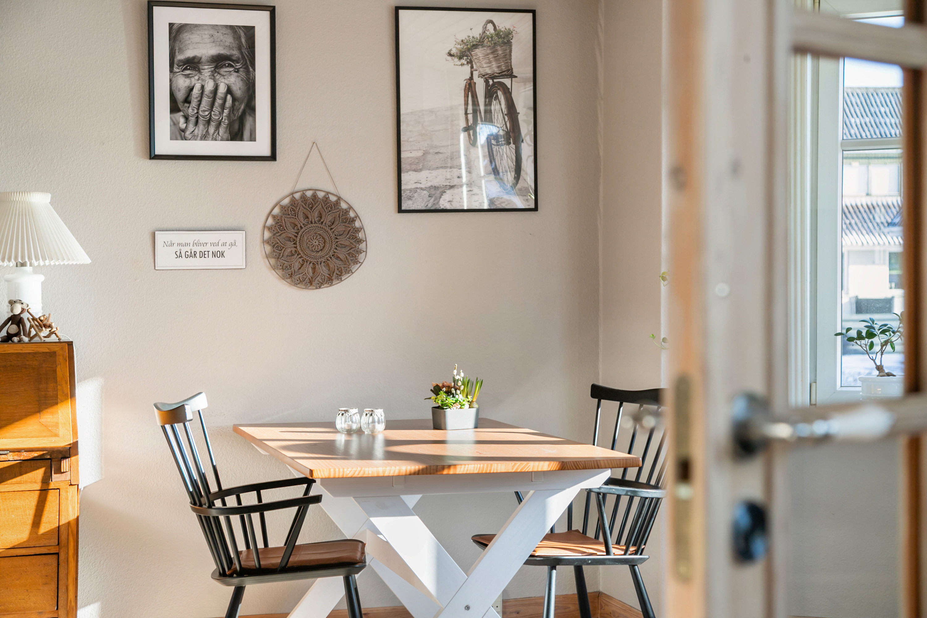 Fremhævet stue billede i fuldskærmstilstand. Billede af Aalborgvej 27, Hornum, 9600 Aars