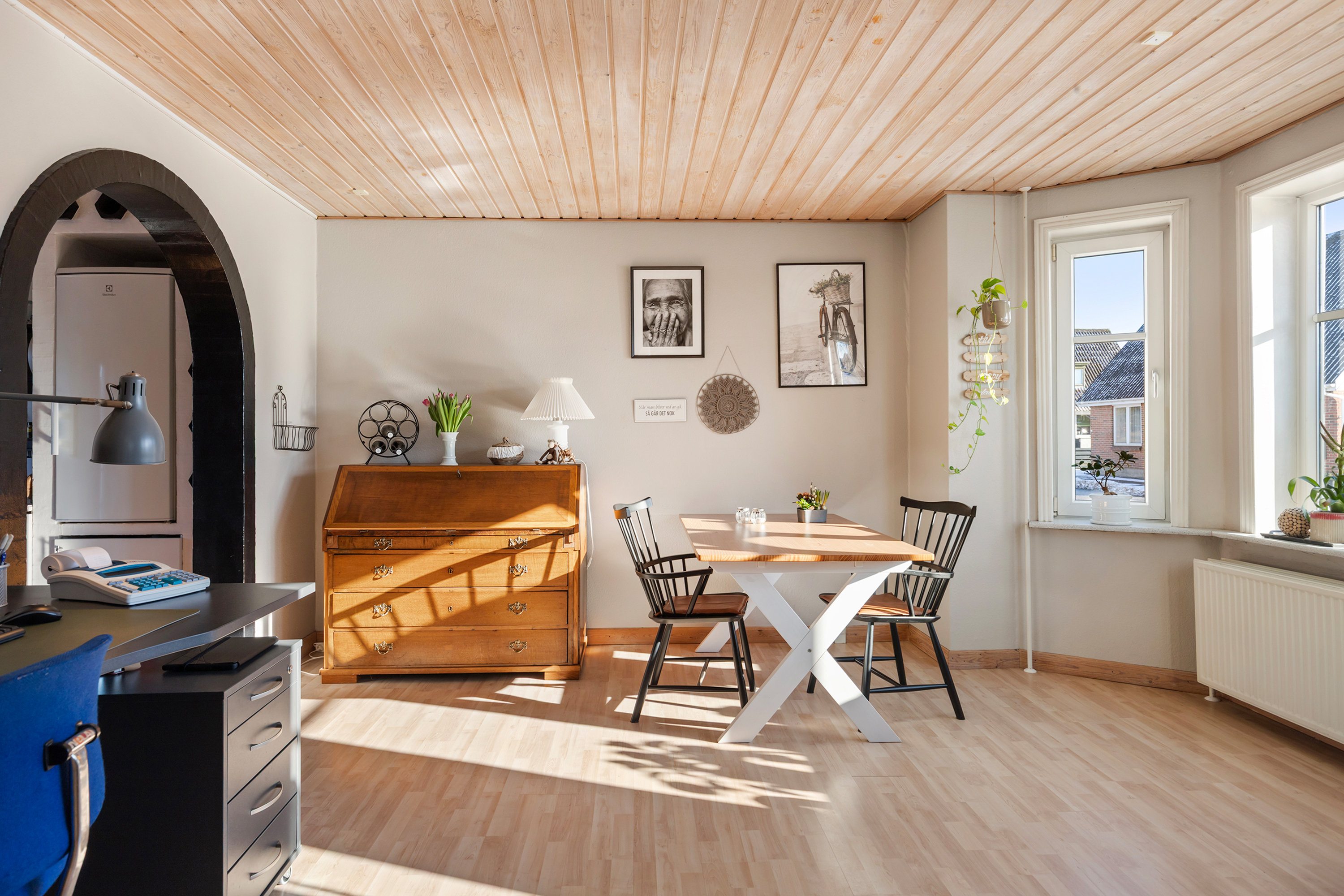 Fremhævet stue billede i fuldskærmstilstand. Billede af Aalborgvej 27, Hornum, 9600 Aars