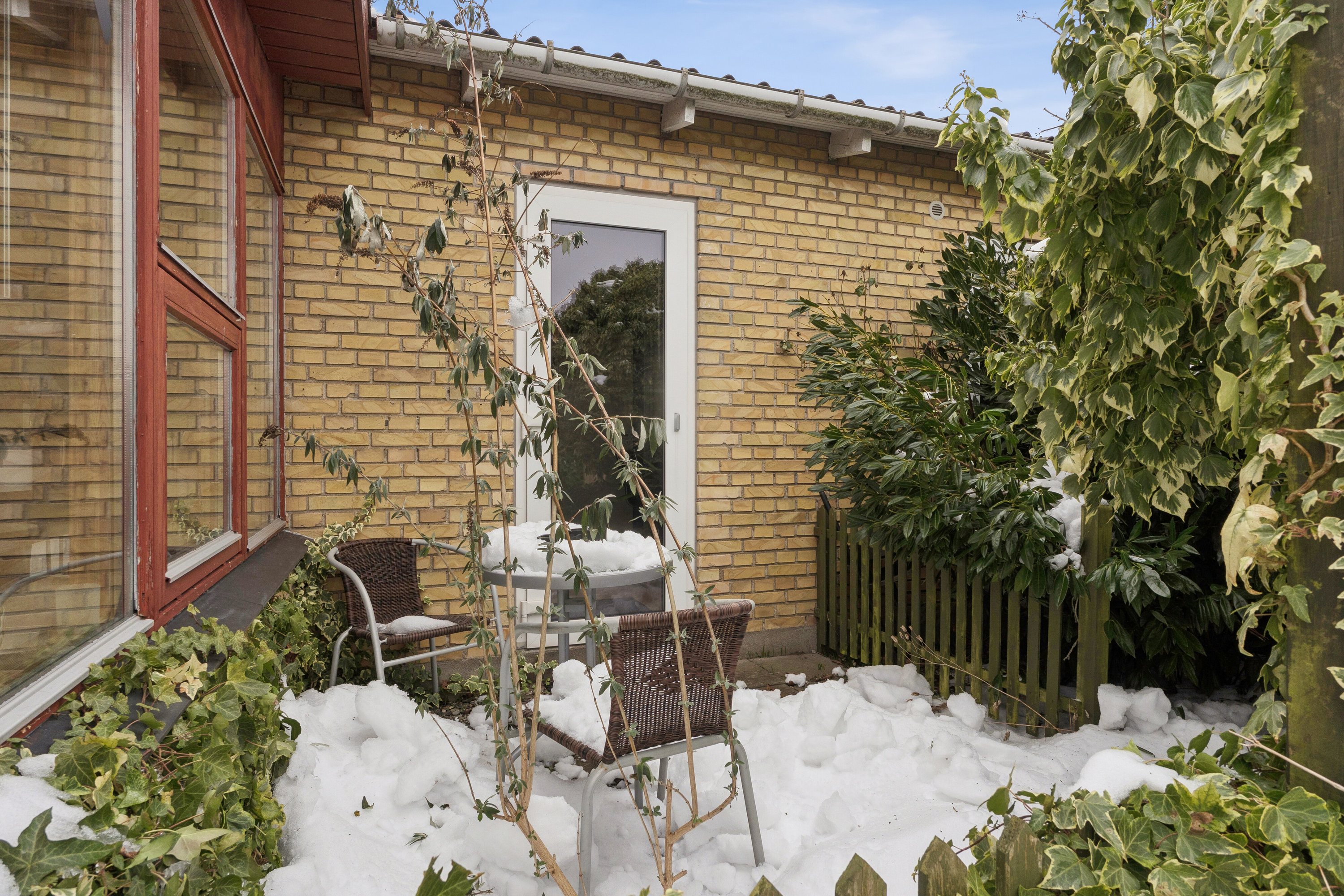 Fremhævet set fra haven billede i fuldskærmstilstand. Billede af Kærmindevej 22, 4760 Vordingborg