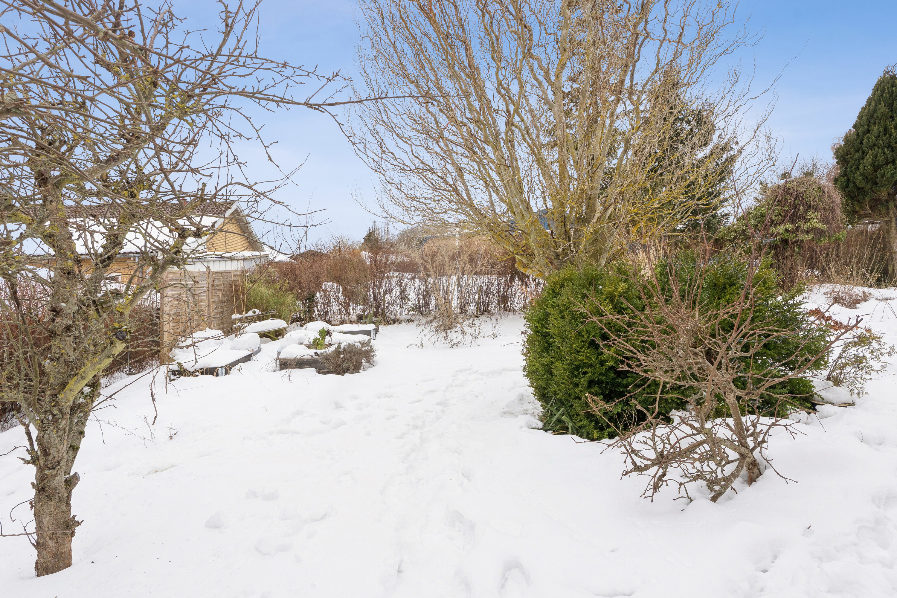 Fremhævet set fra haven billede i fuldskærmstilstand. Billede af Kærmindevej 22, 4760 Vordingborg