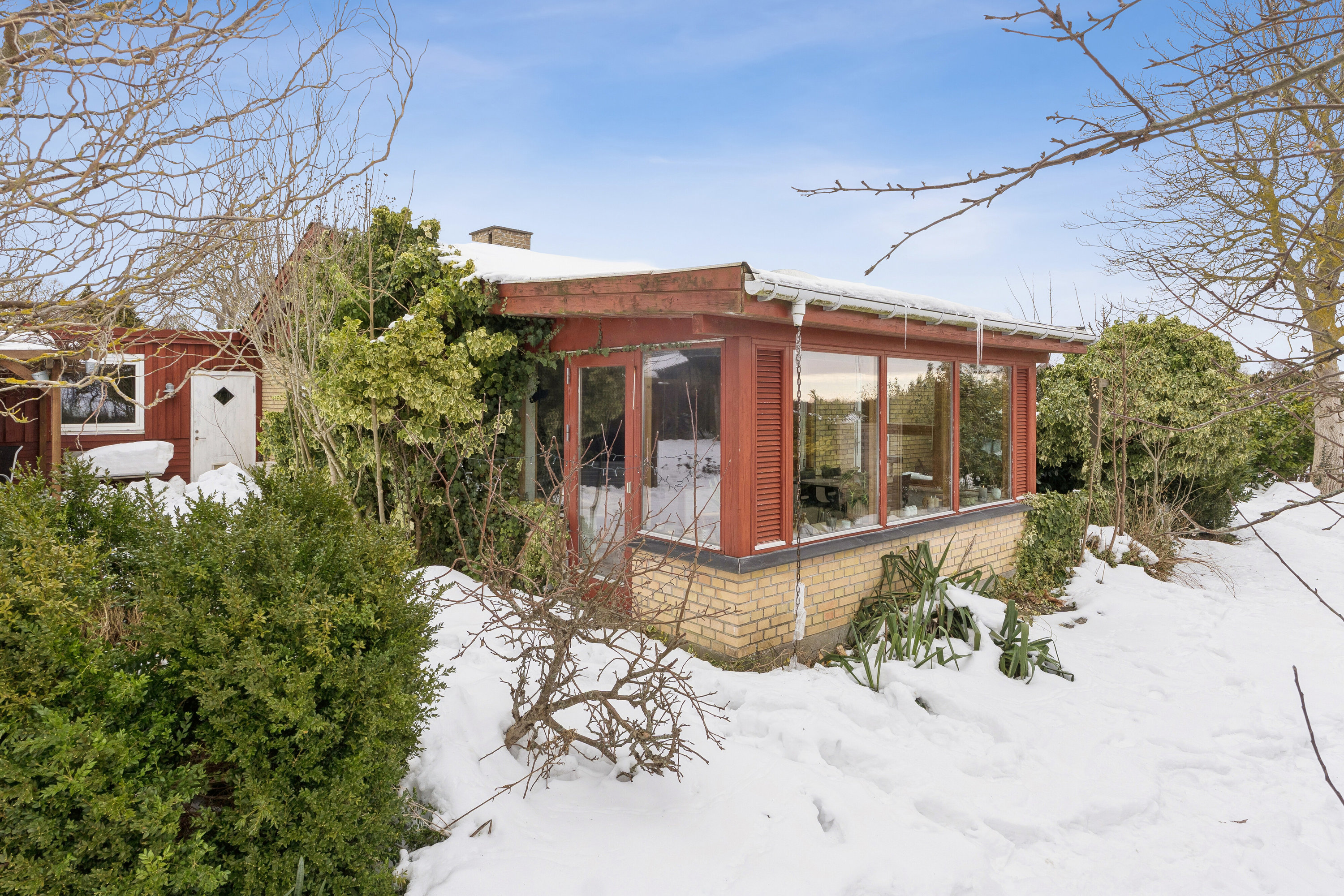 Fremhævet set fra haven billede i fuldskærmstilstand. Billede af Kærmindevej 22, 4760 Vordingborg