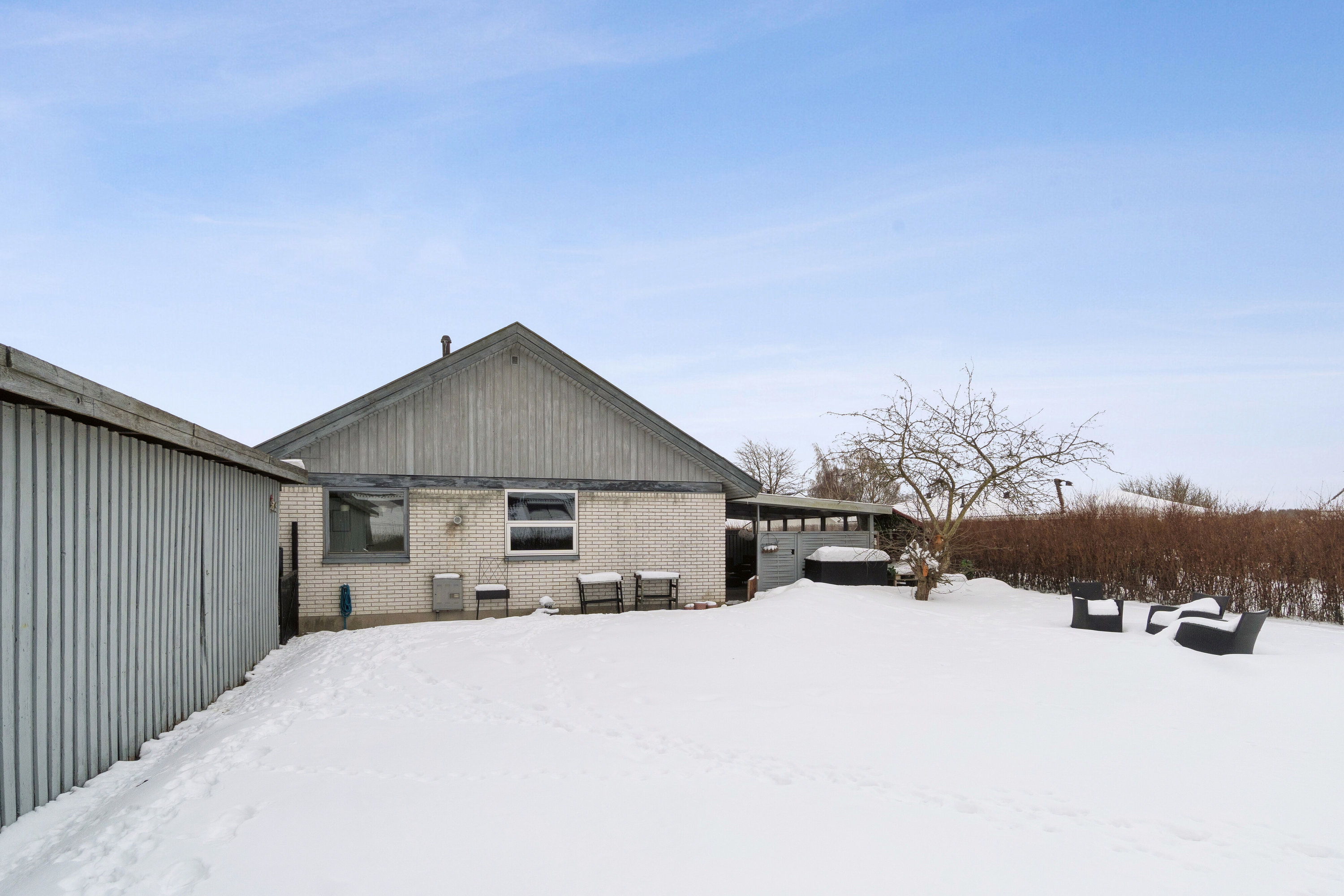 Fremhævet set fra haven billede i fuldskærmstilstand. Billede af Sydskrænten 12, 4690 Haslev