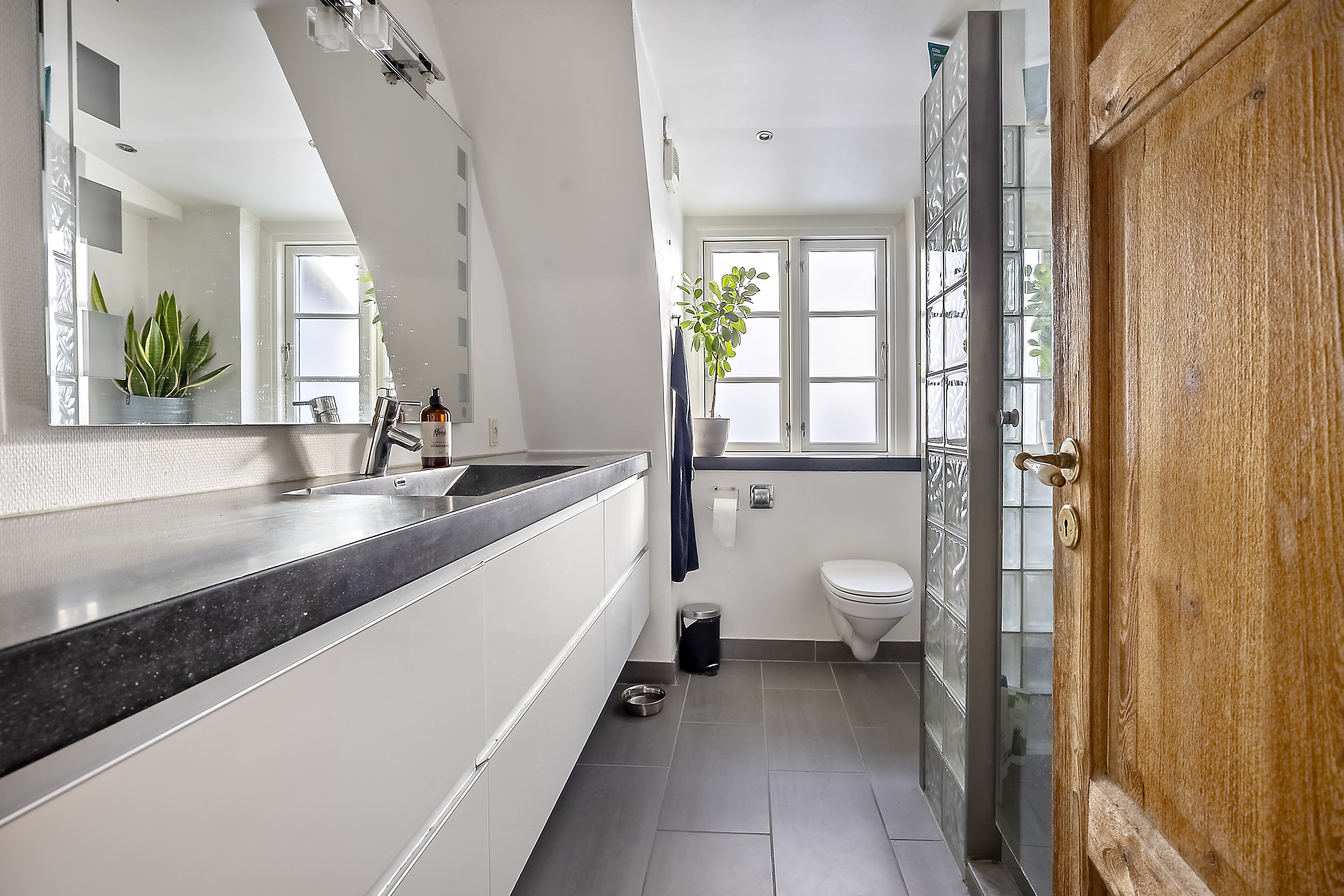 Fremhævet badeværelse billede i fuldskærmstilstand. Billede af Bjerregade 28, 2. tv., 8700 Horsens