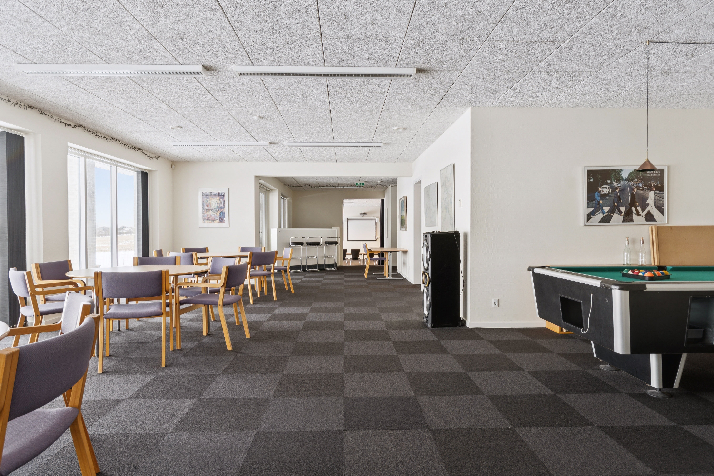 Fremhævet stue billede i fuldskærmstilstand. Billede af Niels Kjærbyes Vej 11, 5610 Assens