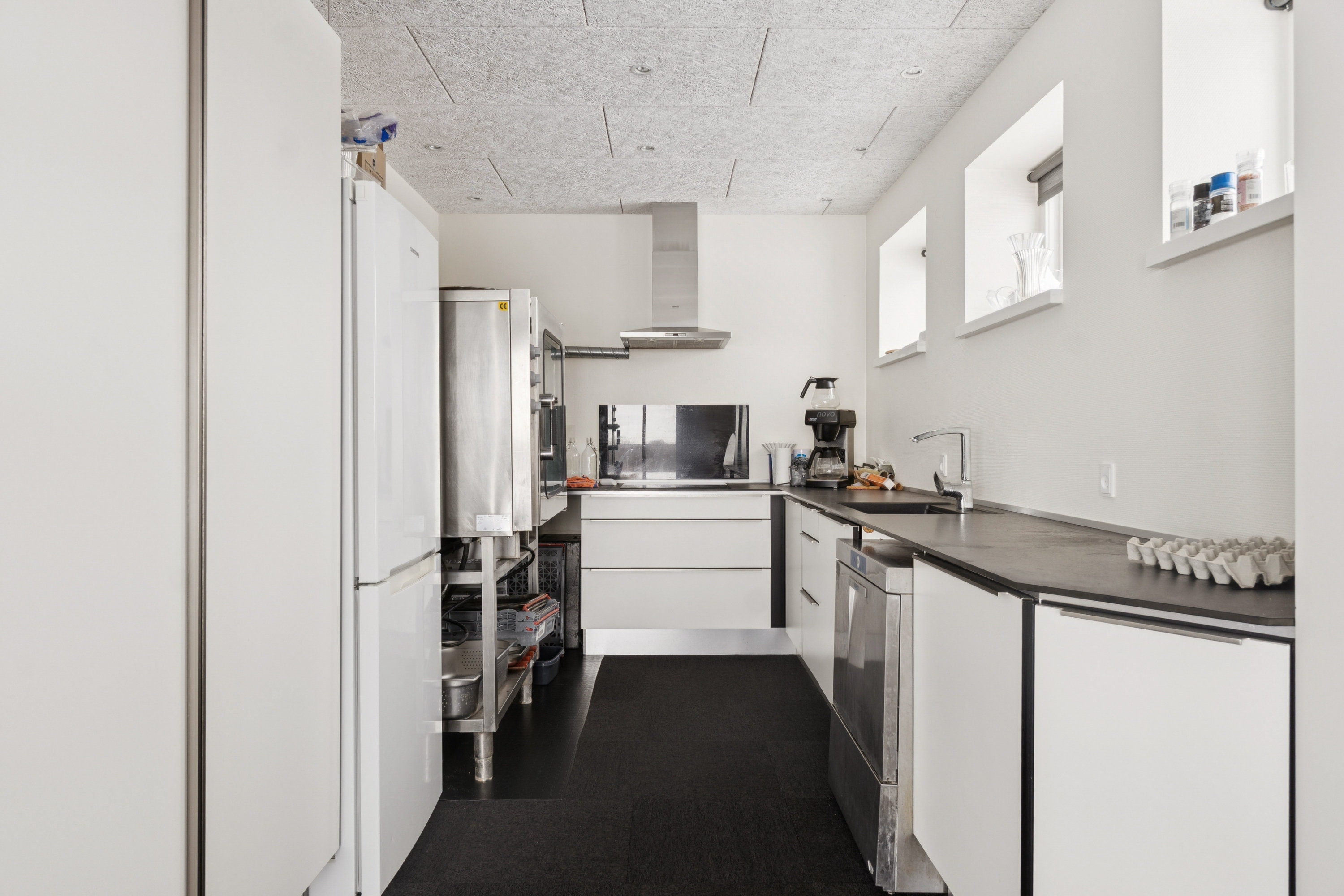 Fremhævet køkken billede i fuldskærmstilstand. Billede af Niels Kjærbyes Vej 11, 5610 Assens