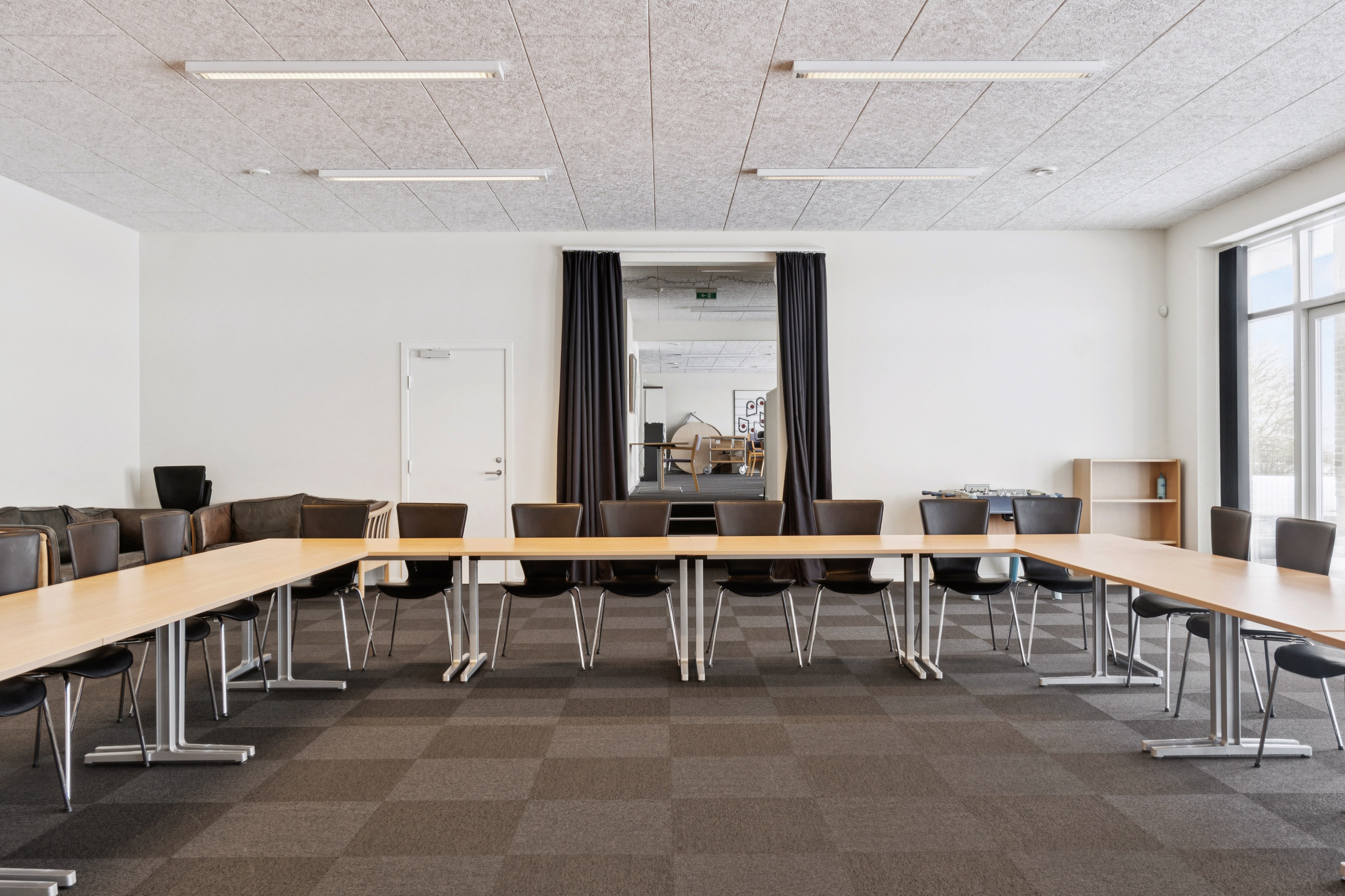 Fremhævet stue billede i fuldskærmstilstand. Billede af Niels Kjærbyes Vej 11, 5610 Assens