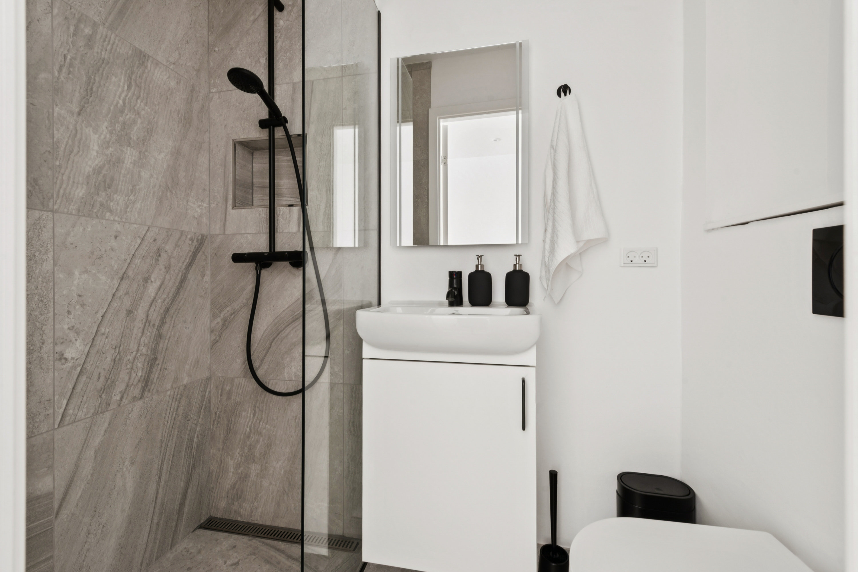 Fremhævet badeværelse billede i fuldskærmstilstand. Billede af Svenskelejren 14, st.. 2., 2700 Brønshøj