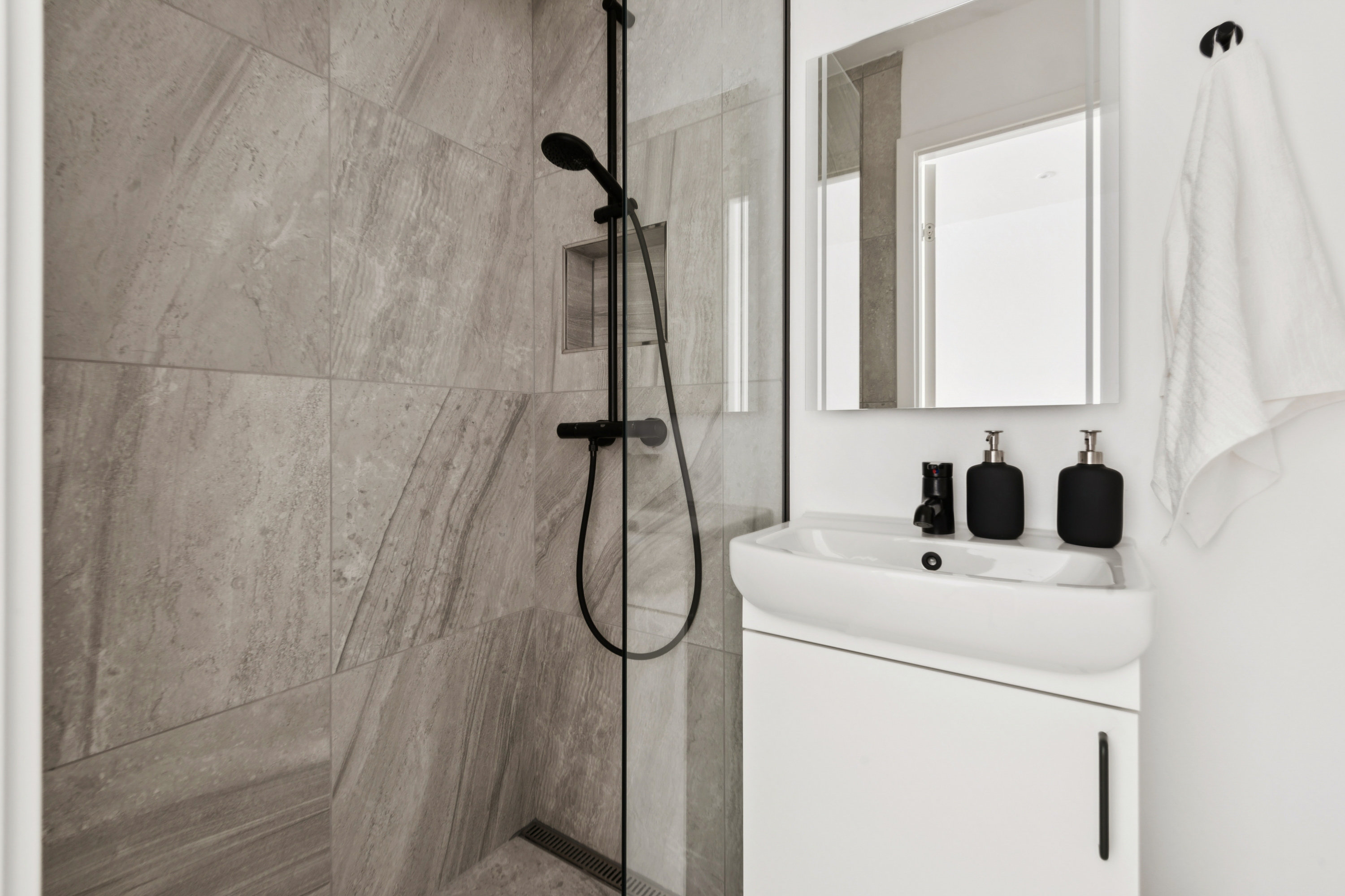 Fremhævet badeværelse billede i fuldskærmstilstand. Billede af Svenskelejren 14, st.. 2., 2700 Brønshøj