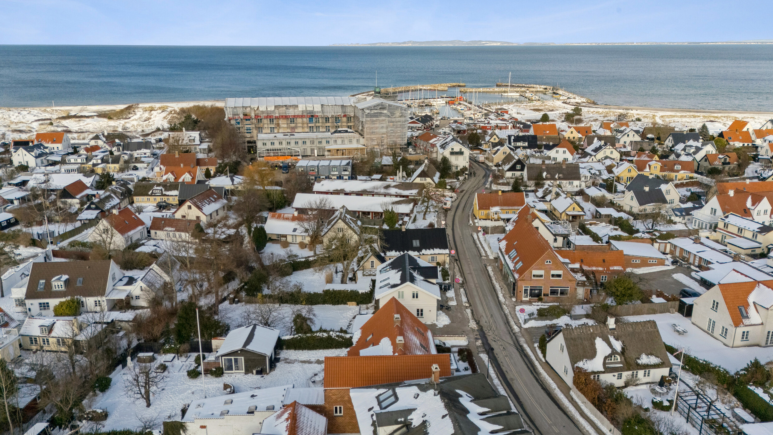 Fremhævet luftfoto billede i fuldskærmstilstand. Billede af Havnevej 5A, 3100 Hornbæk