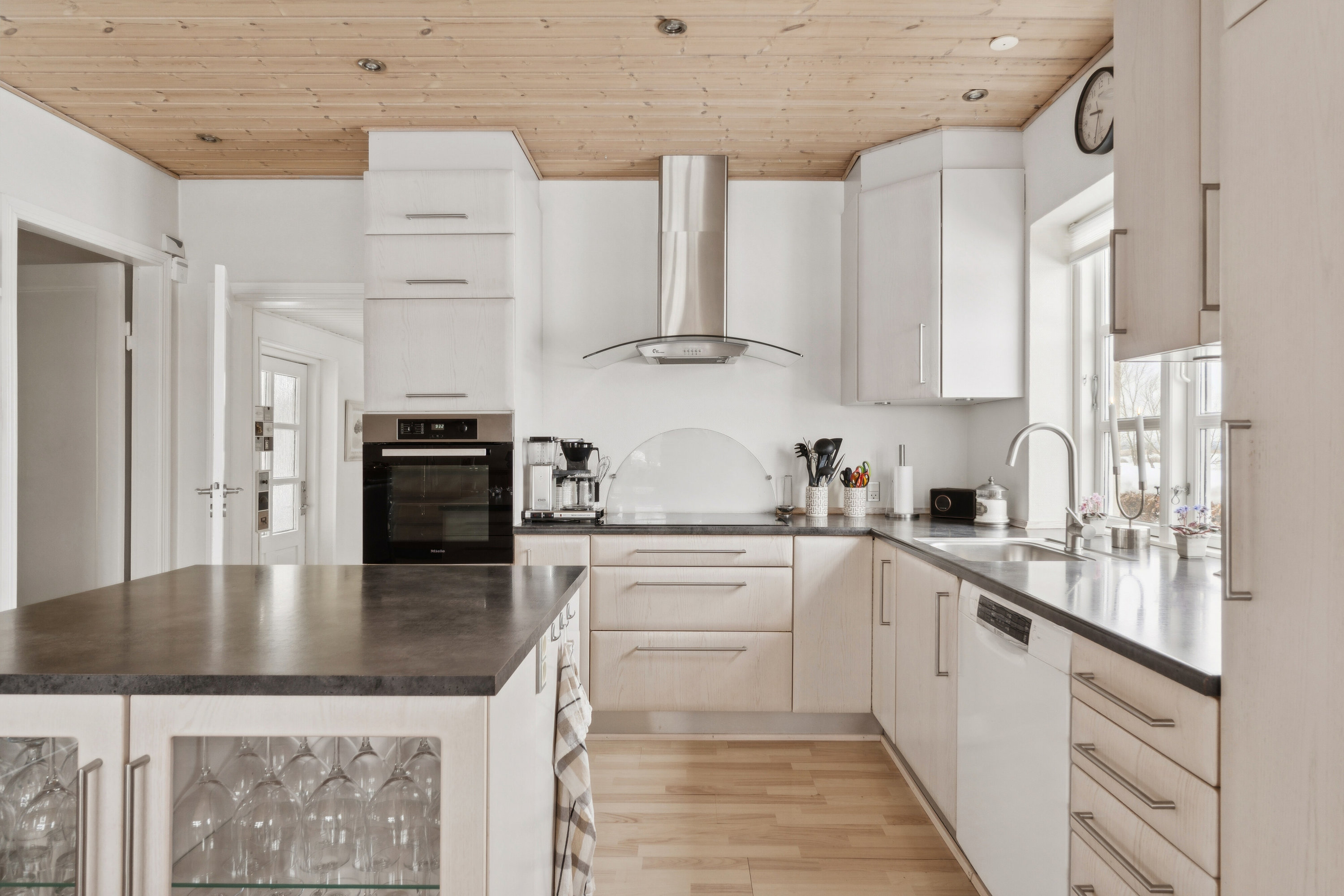 Fremhævet køkken billede i fuldskærmstilstand. Billede af Odensevej 161, Aunslev, 5800 Nyborg